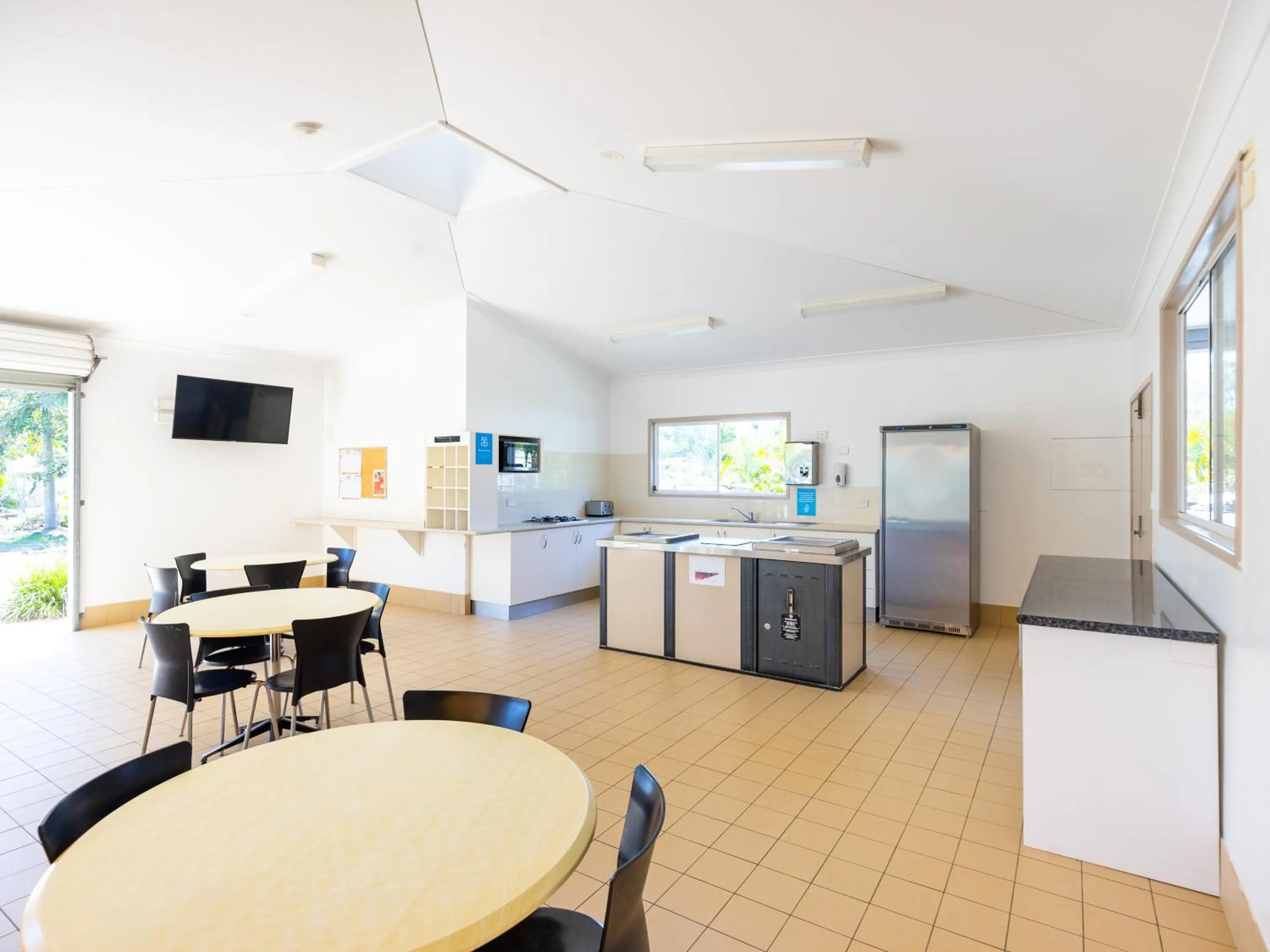 Communal kitchen in NRMA Treasure Island Holiday Resort