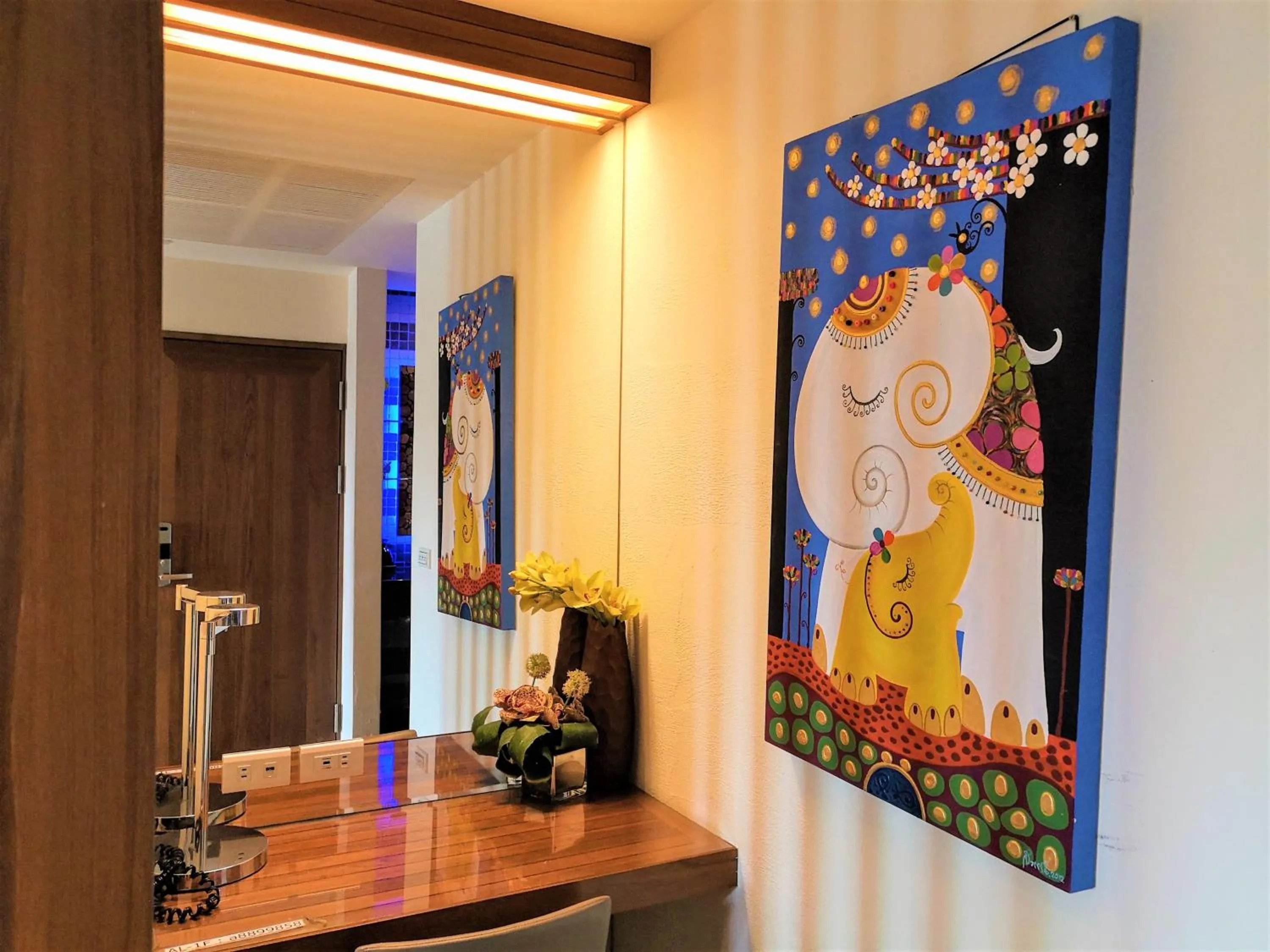 Decorative detail in A&L Inn 戀灣旅棧