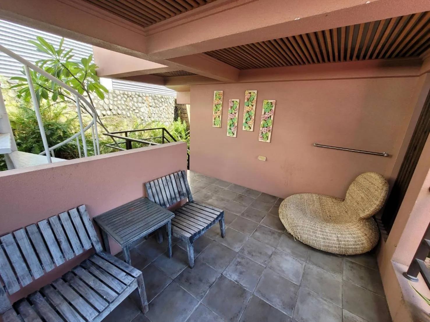 Patio in A&L Inn 戀灣旅棧