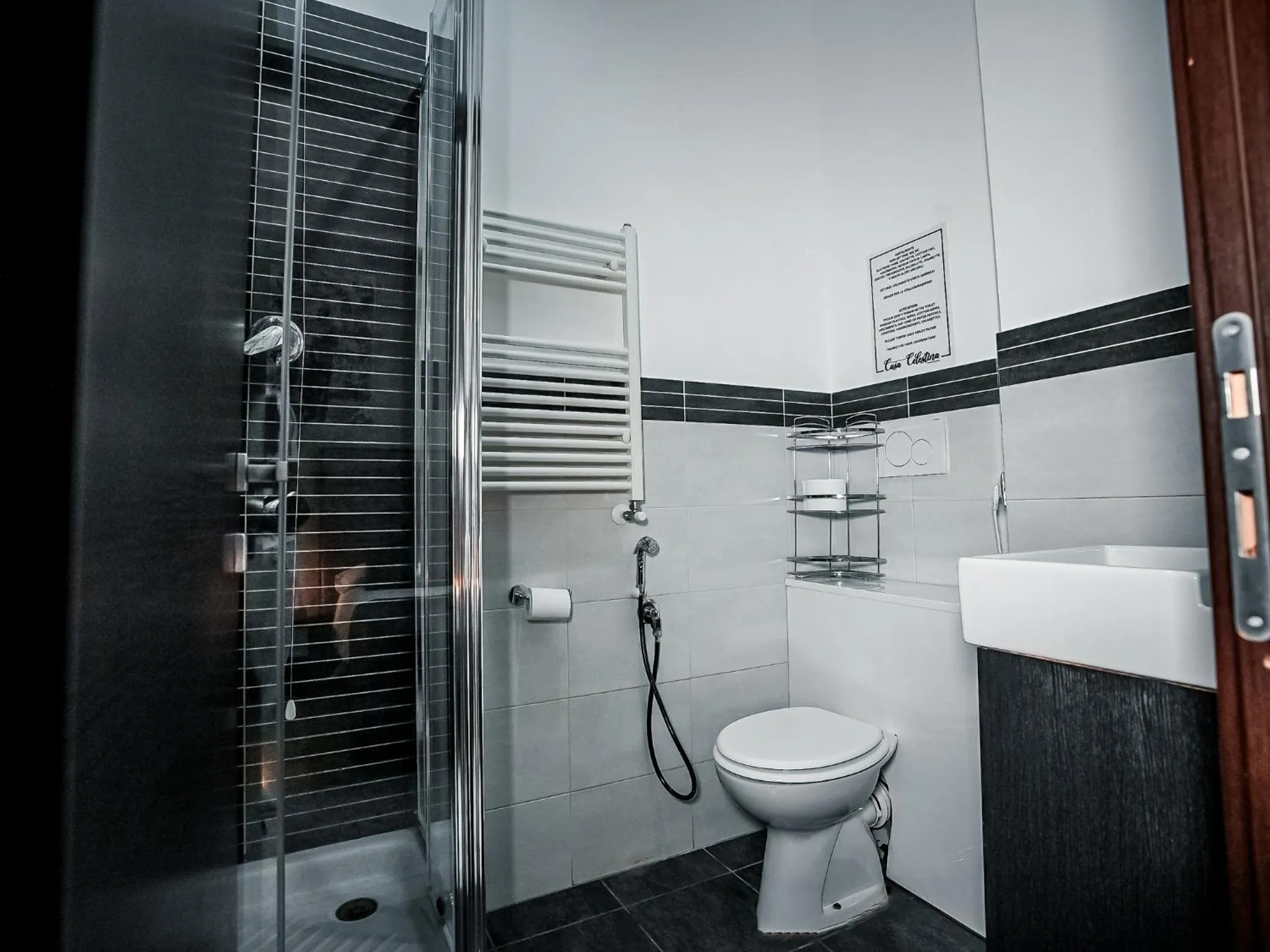 Shower in Casa Celestina Roma