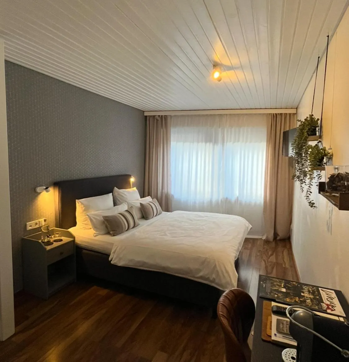 Bed in Kreuzblume Hotel & Weinstube