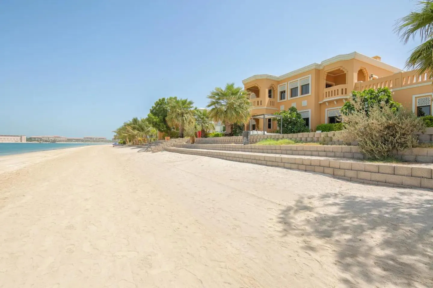 Frond F, Beachfront Villa, Palm Jumeirah - Mint Stay