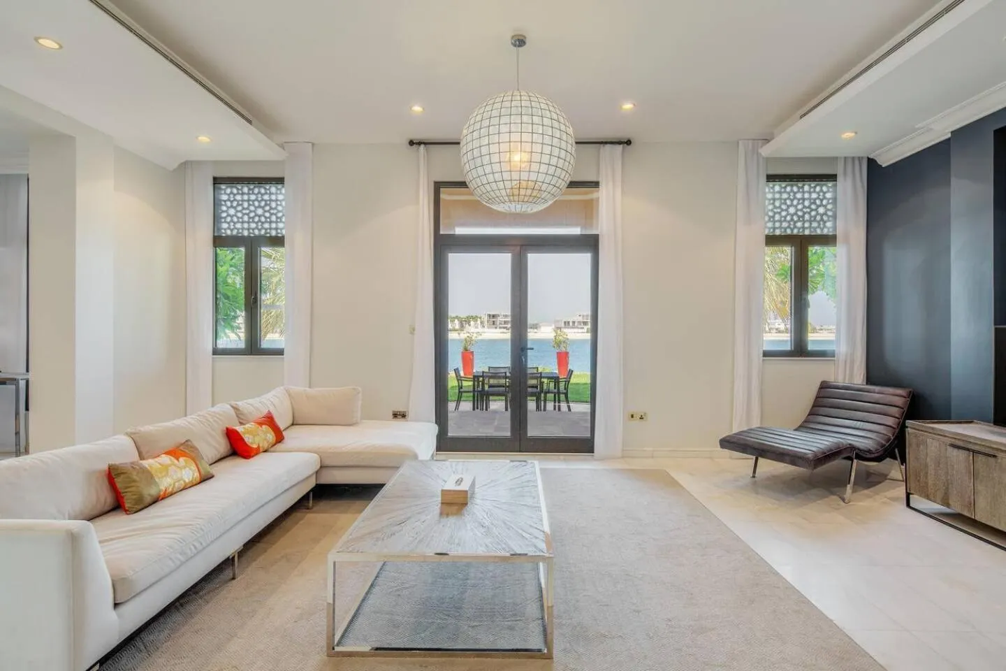 Frond F, Beachfront Villa, Palm Jumeirah - Mint Stay