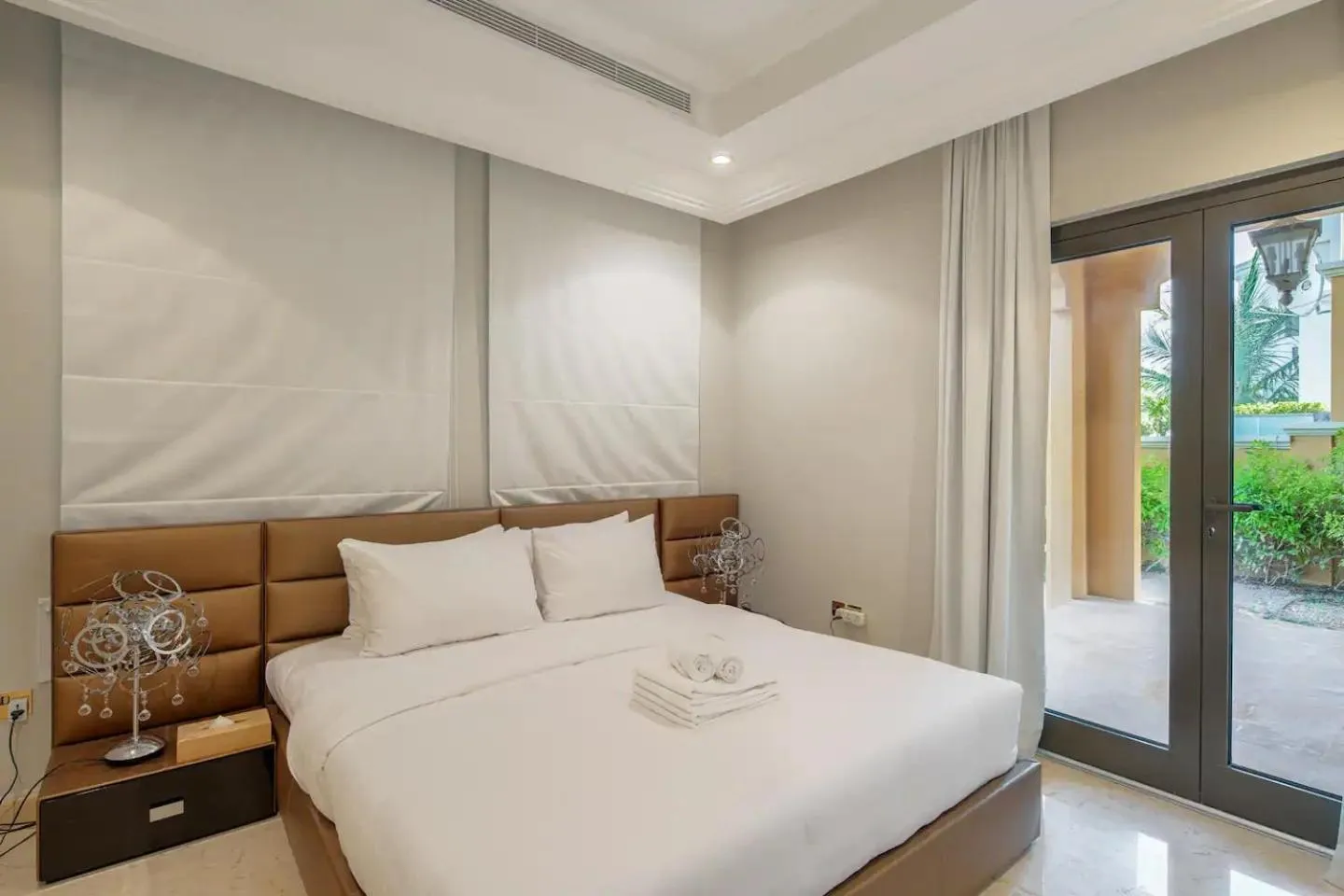 Frond F, Beachfront Villa, Palm Jumeirah - Mint Stay