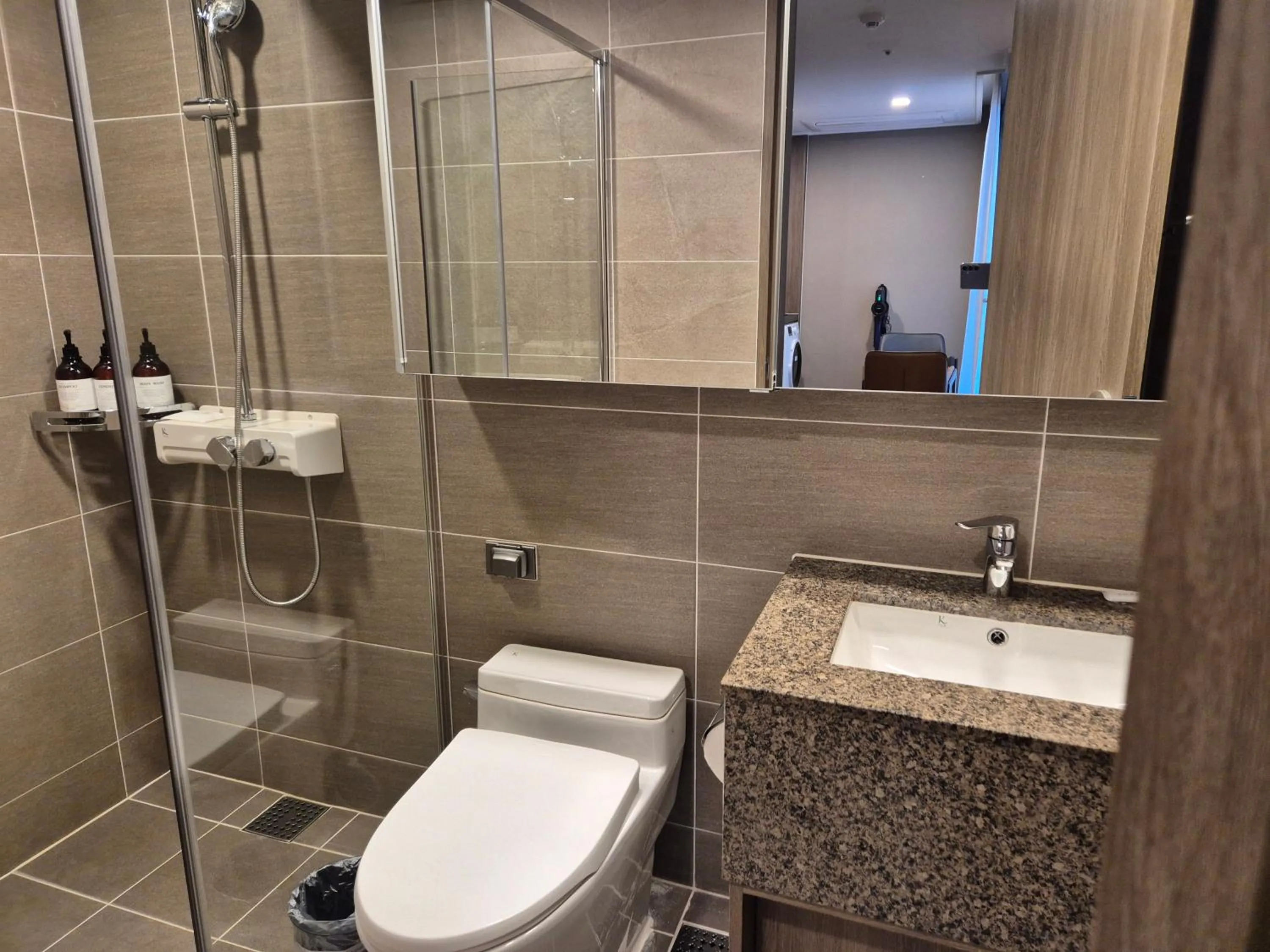 Shower in The solid residence - Elbon the stay by haeundae