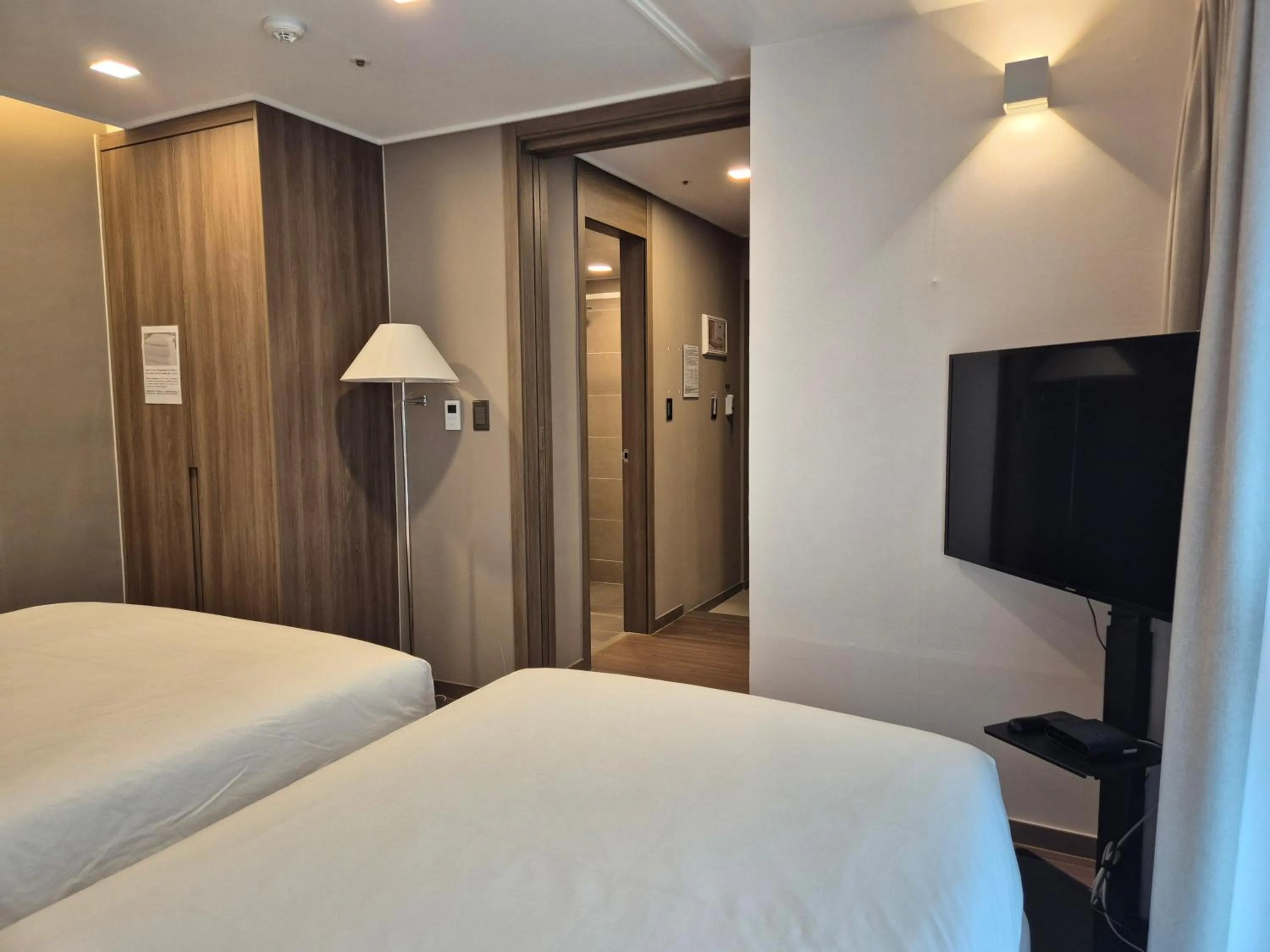 Bedroom, Bed in The solid residence - Elbon the stay by haeundae