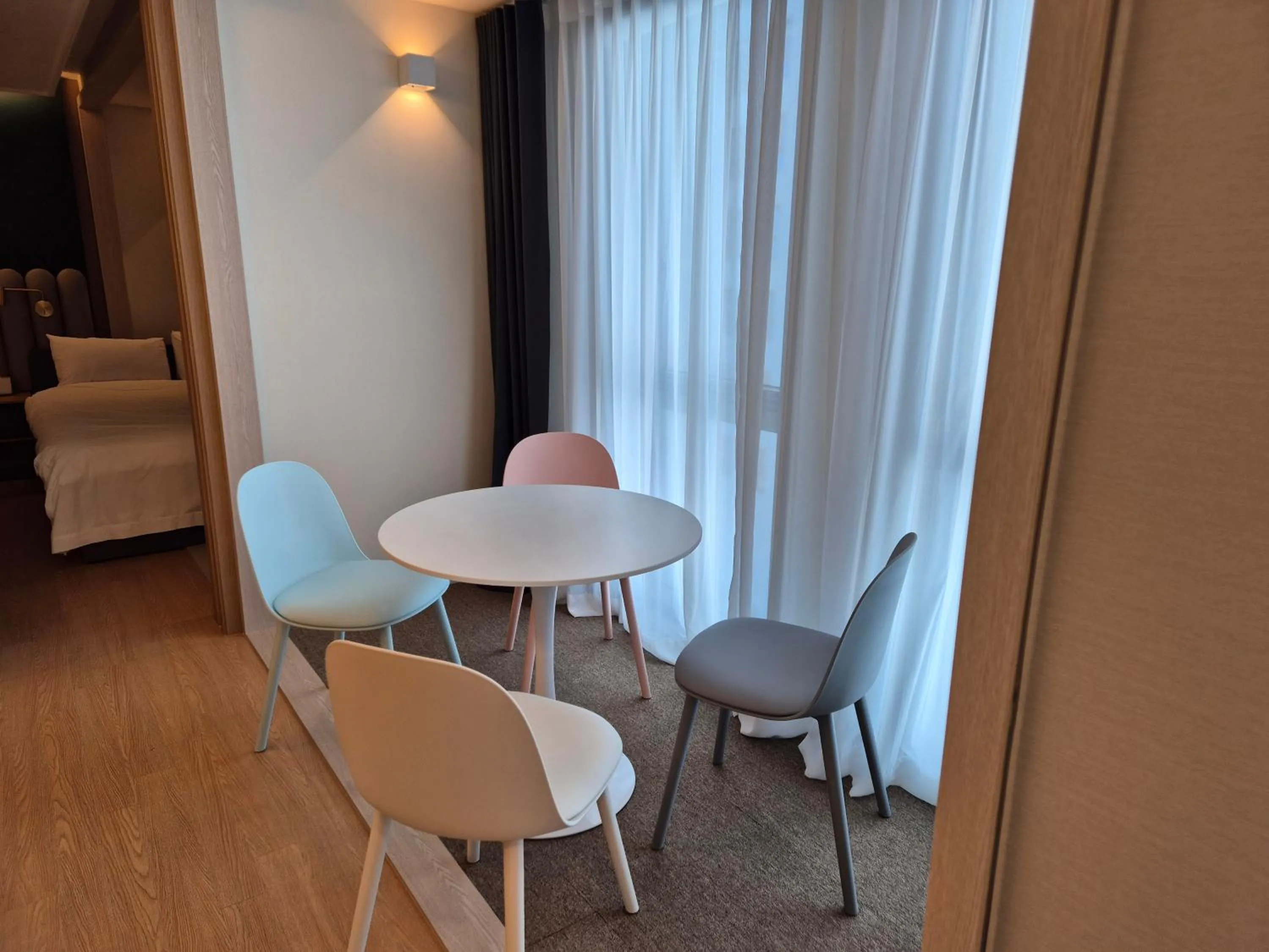 Dining area in The solid residence - Elbon the stay by haeundae