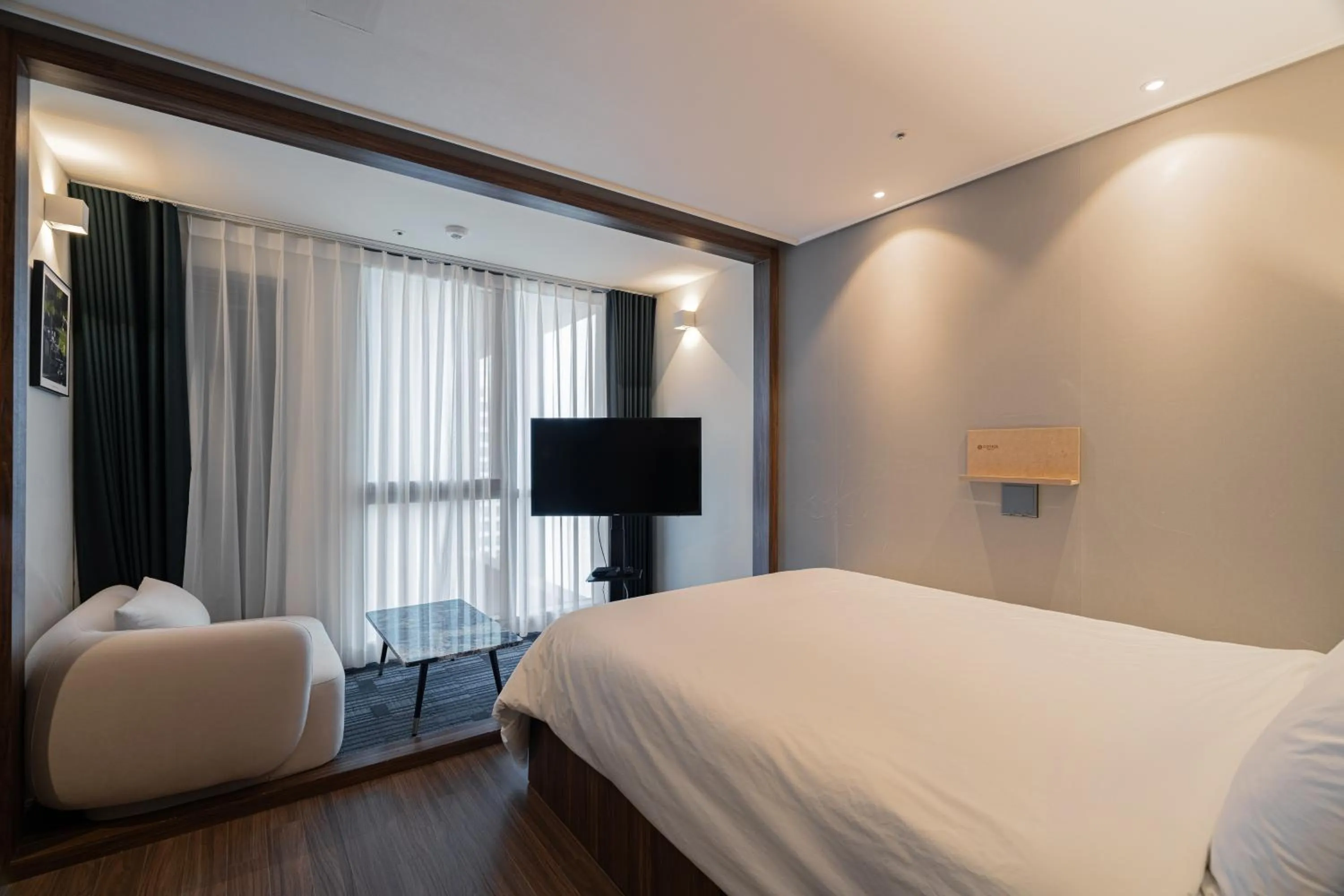 Bedroom, Bed in The solid residence - Elbon the stay by haeundae