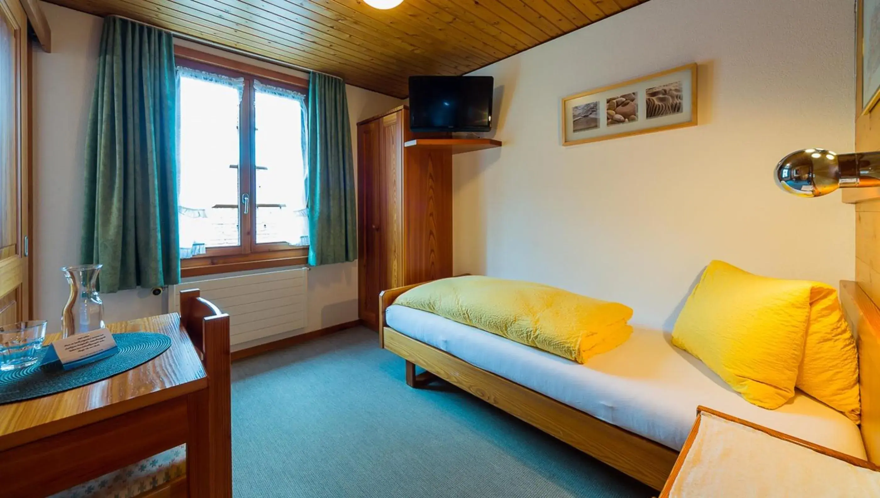 Single Room in Swiss Lodge Joopi Single Room in Swiss Lodge Joopi