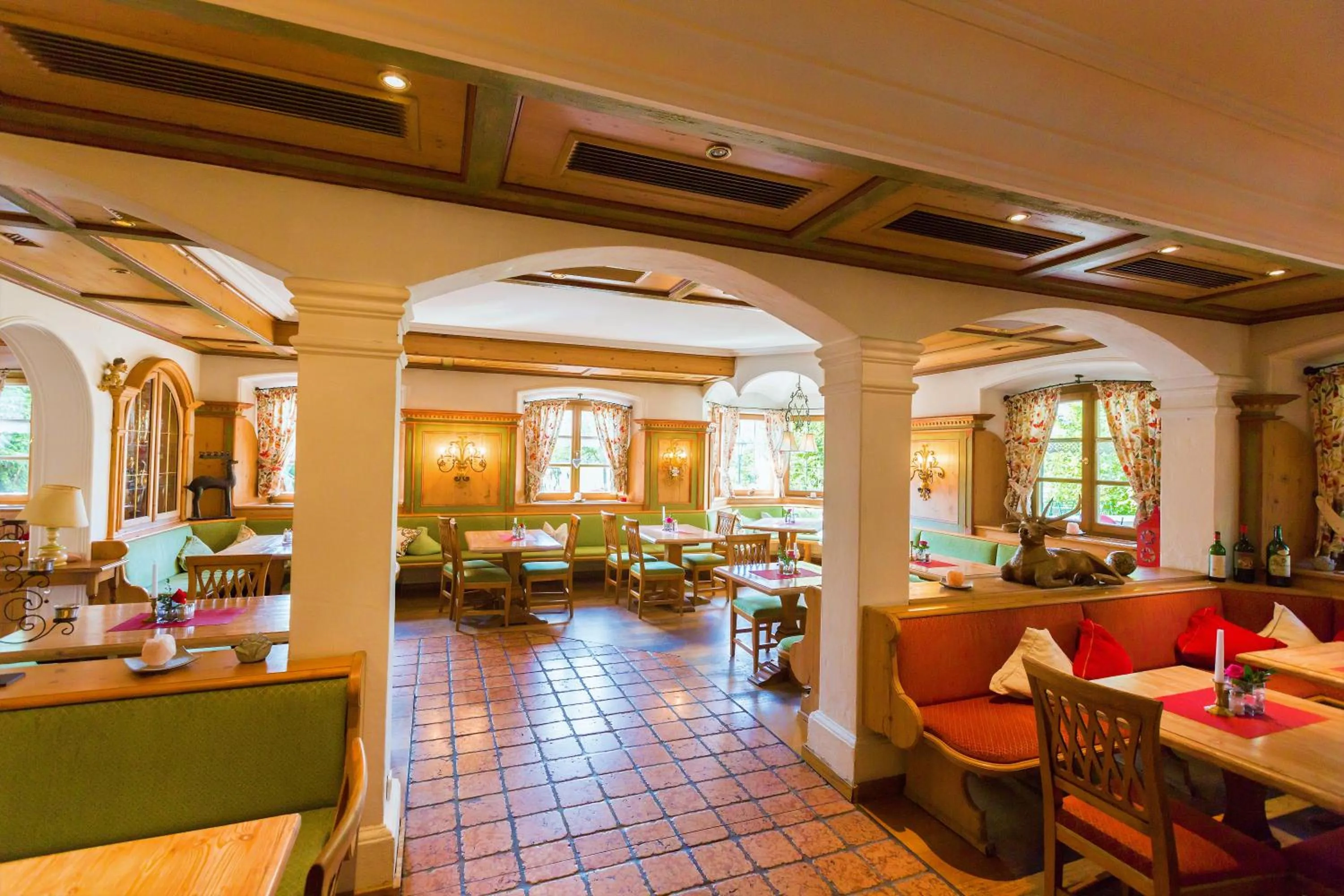 Restaurant/places to eat in DEVA Villa Mittermaier