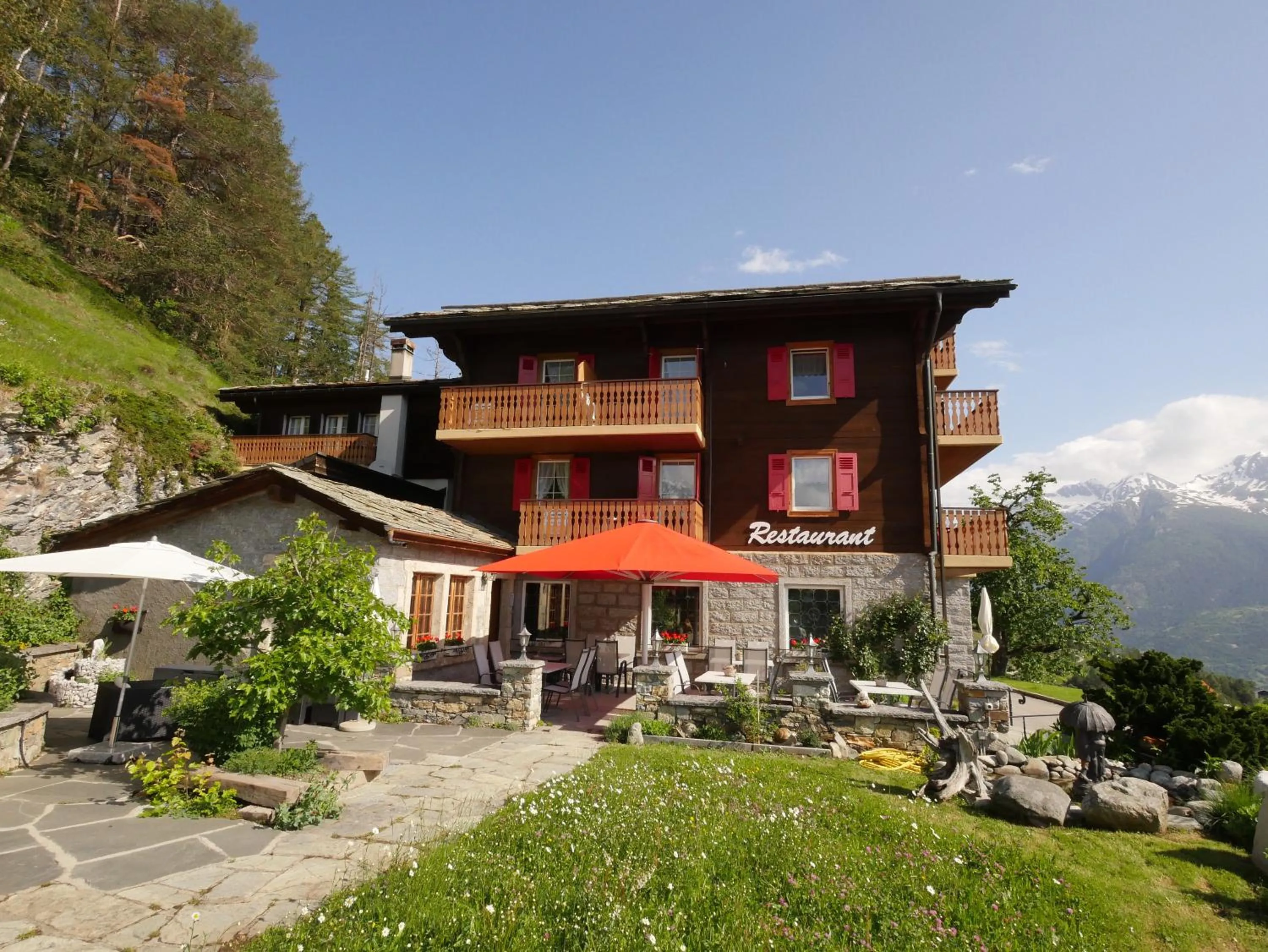 Facade/entrance in Hotel Alpenblick
