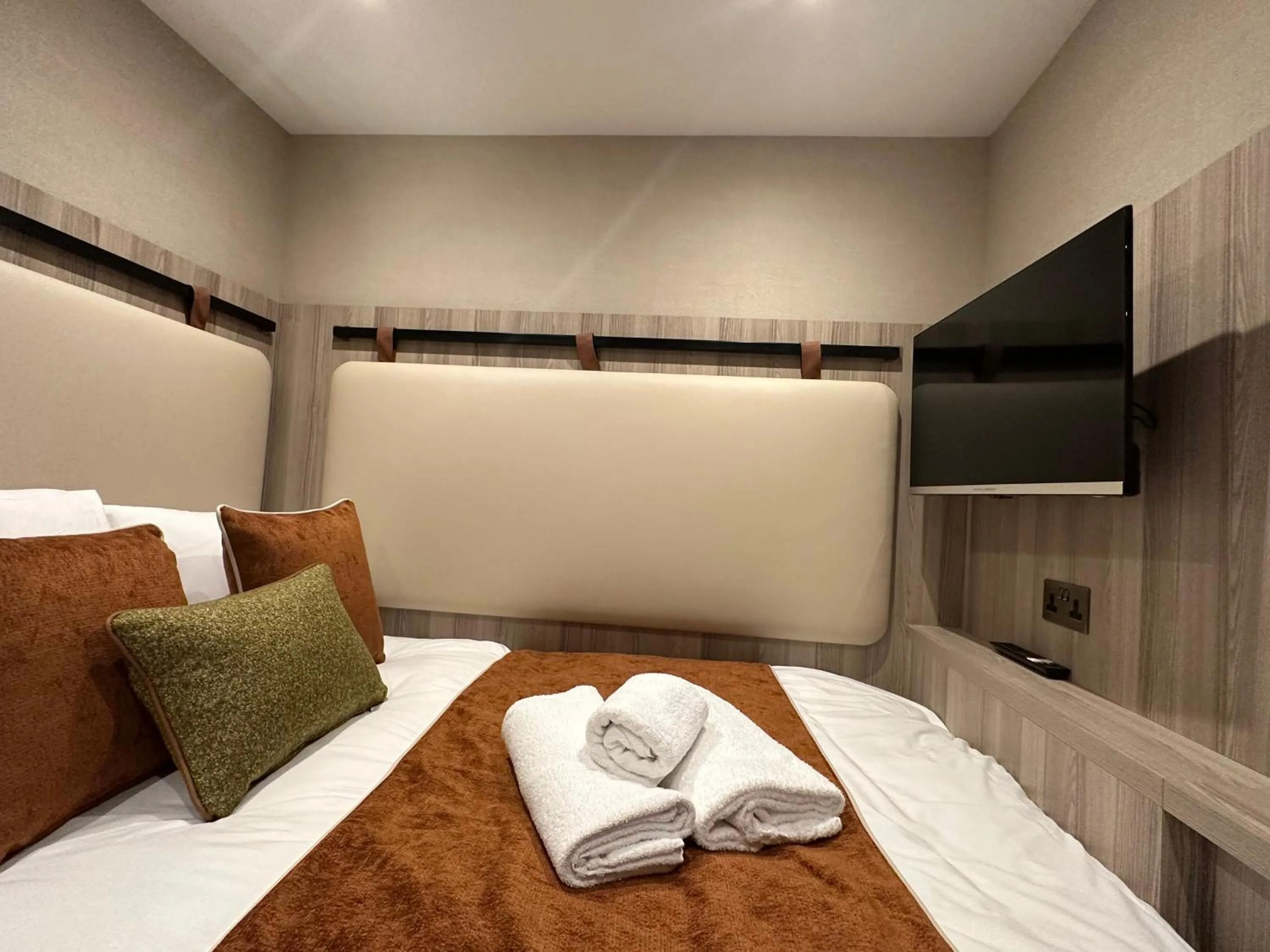 Bed in Mabledon Court Hotel