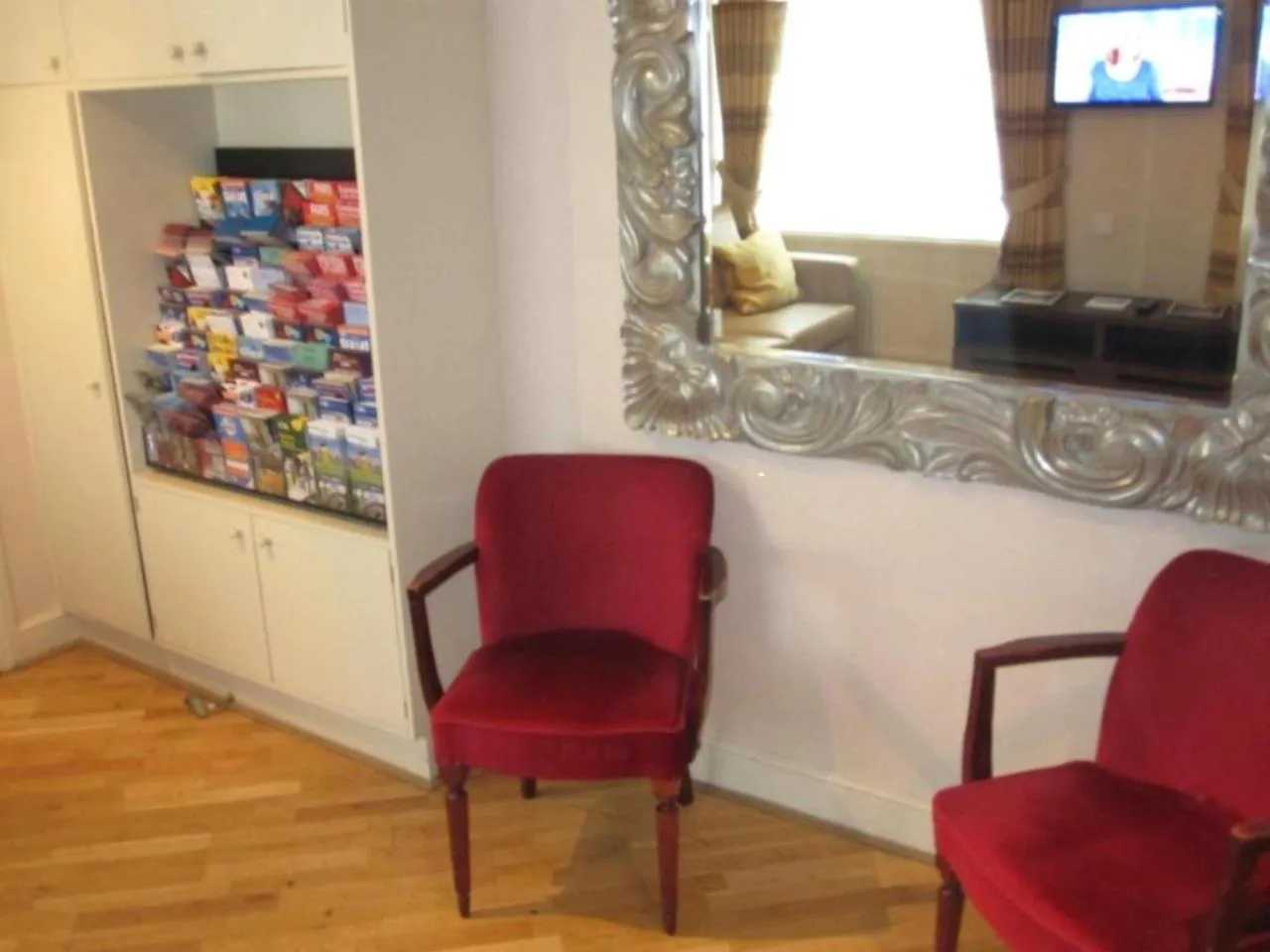 Seating area in Mabledon Court Hotel
