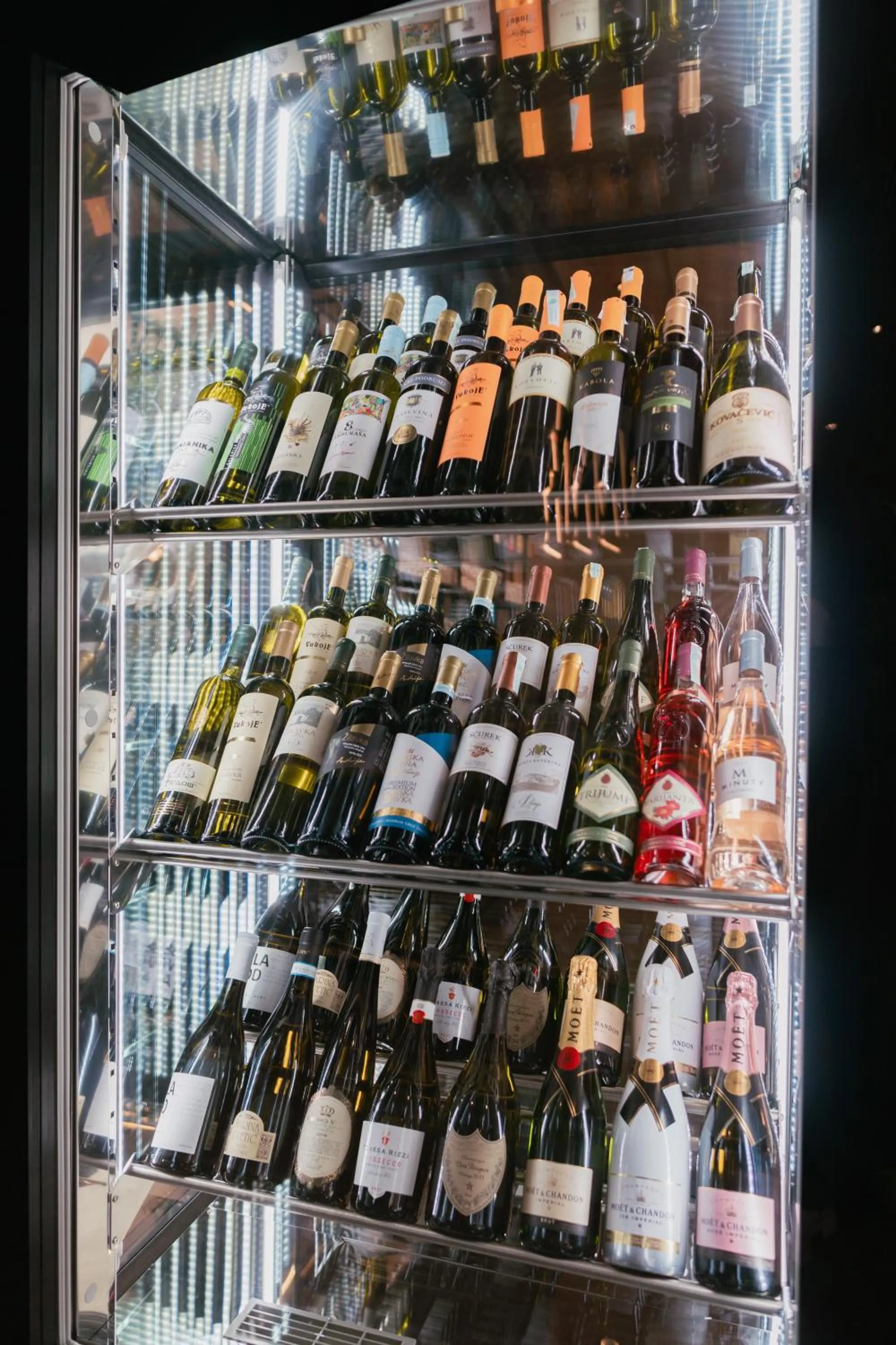 Restaurant/places to eat in Aparthotel Zlatni Javor