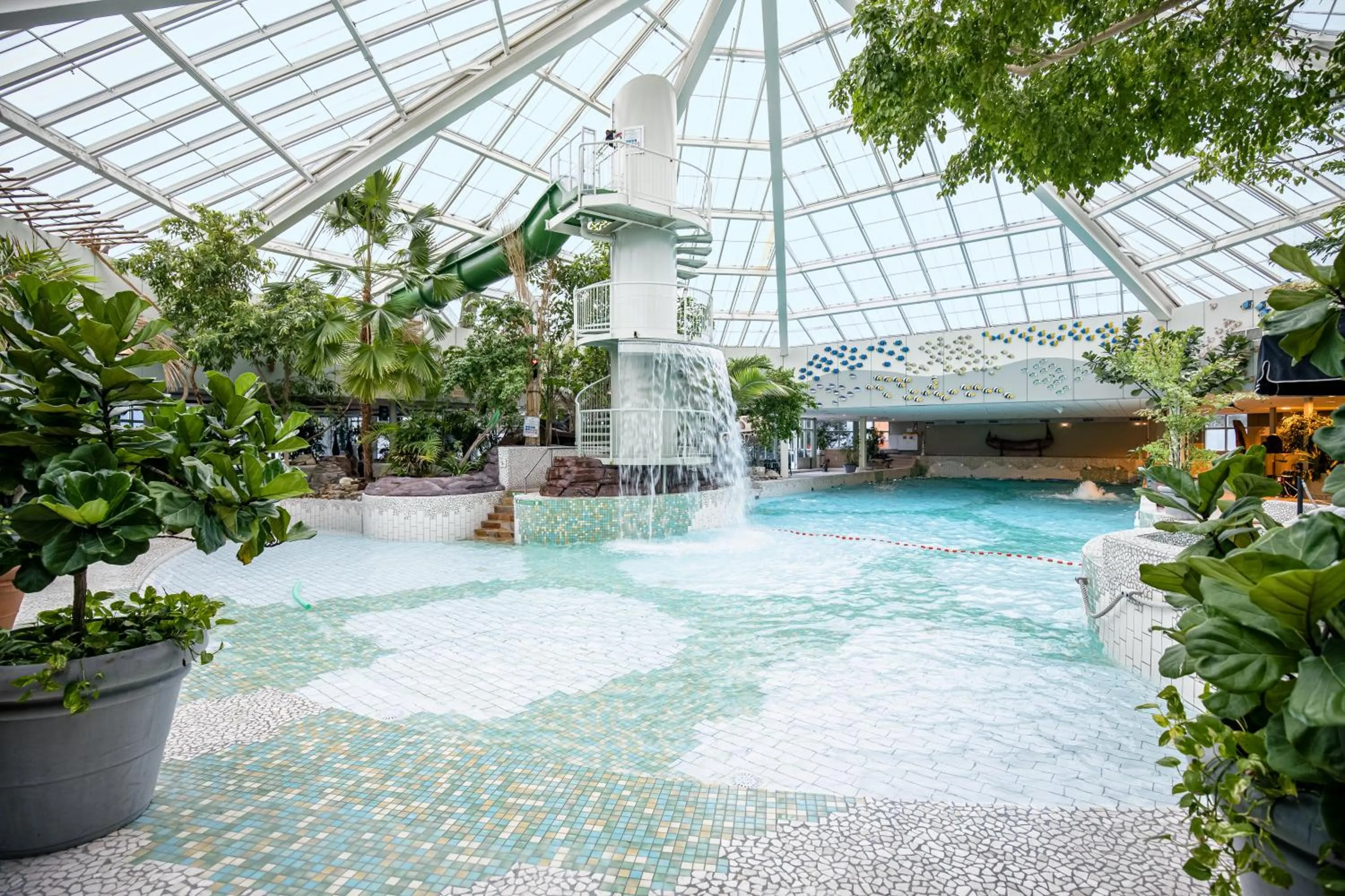 Swimming pool in Beachhotel Zandvoort by Center Parcs