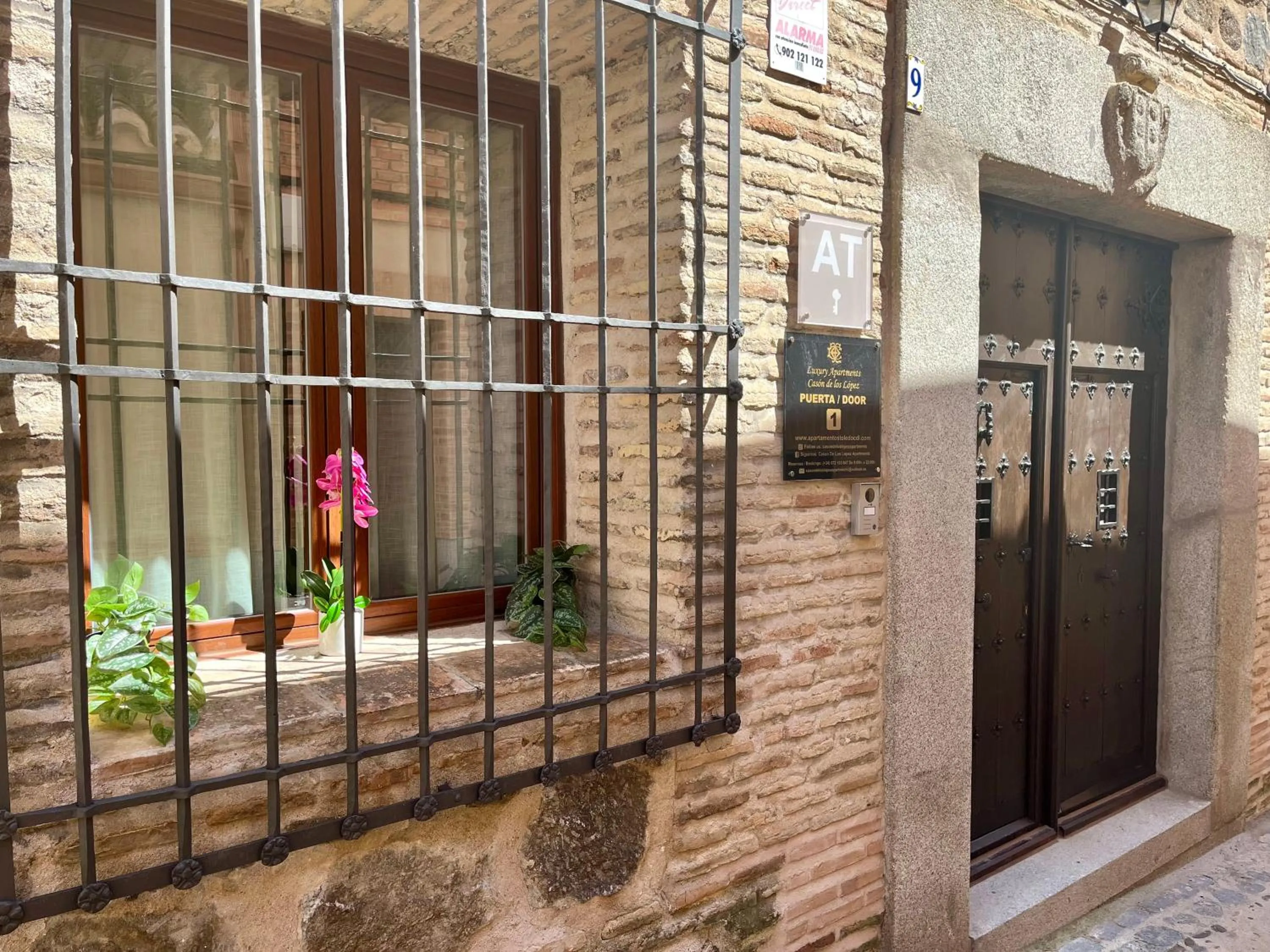 Property building in Casón De Los López Apartments