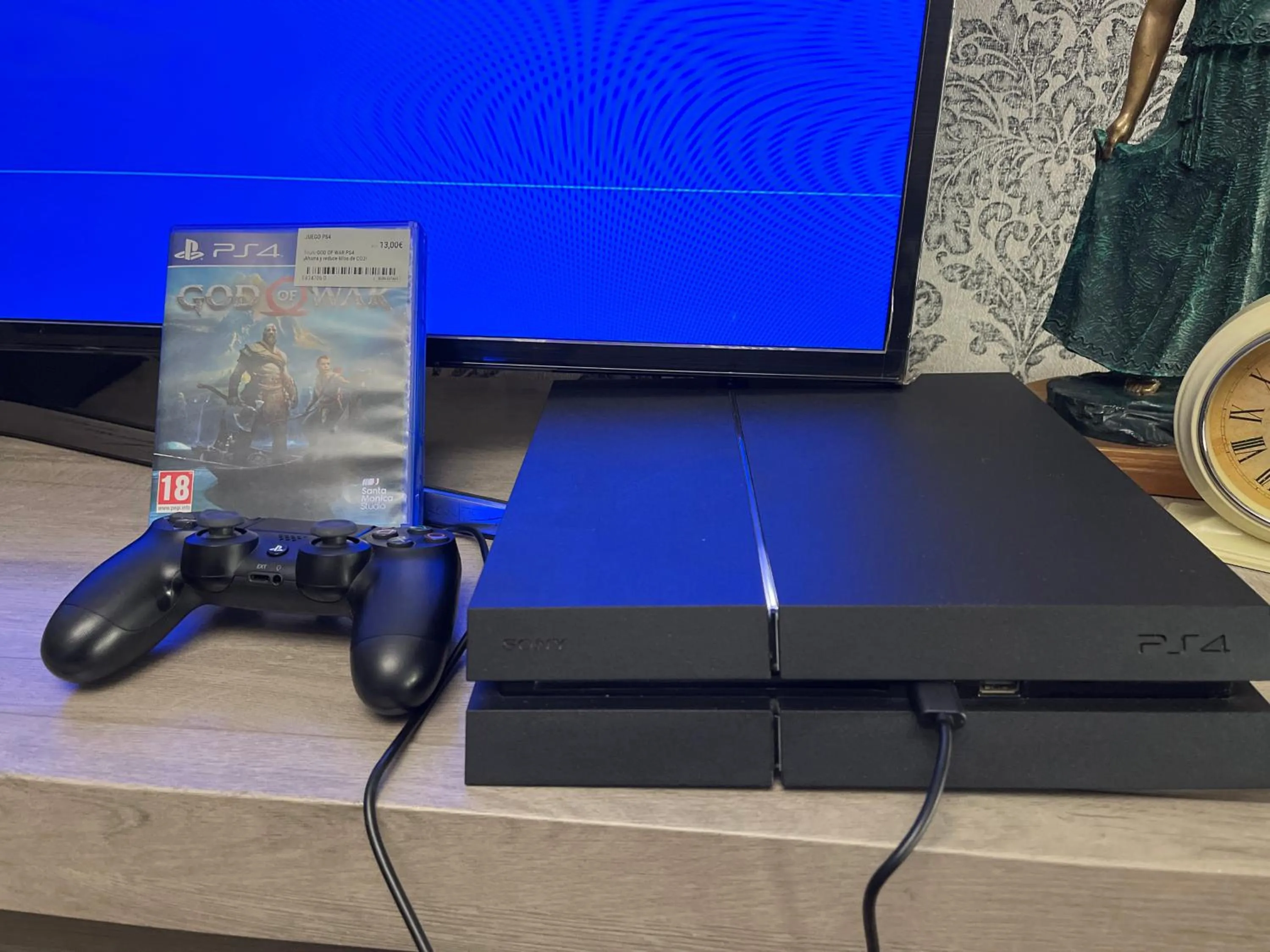 TV and multimedia in Casón De Los López Apartments