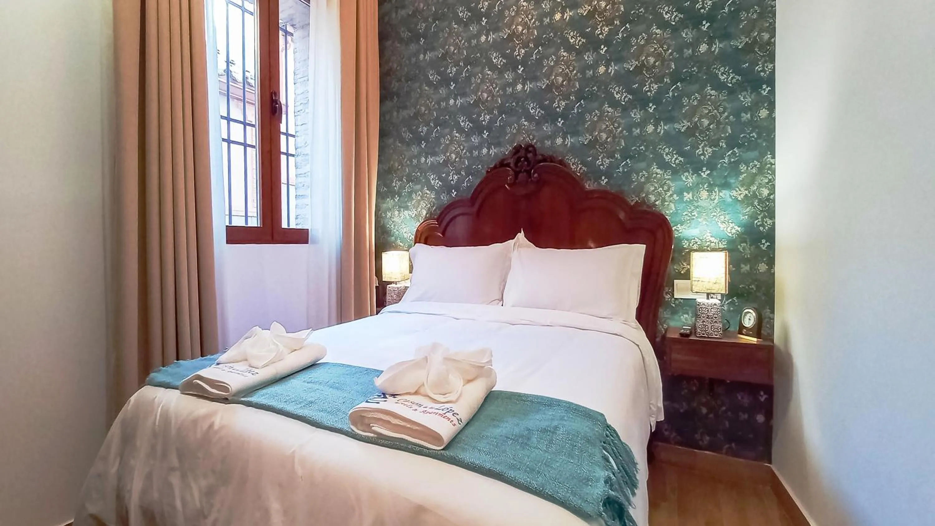 Bed in Casón De Los López Apartments