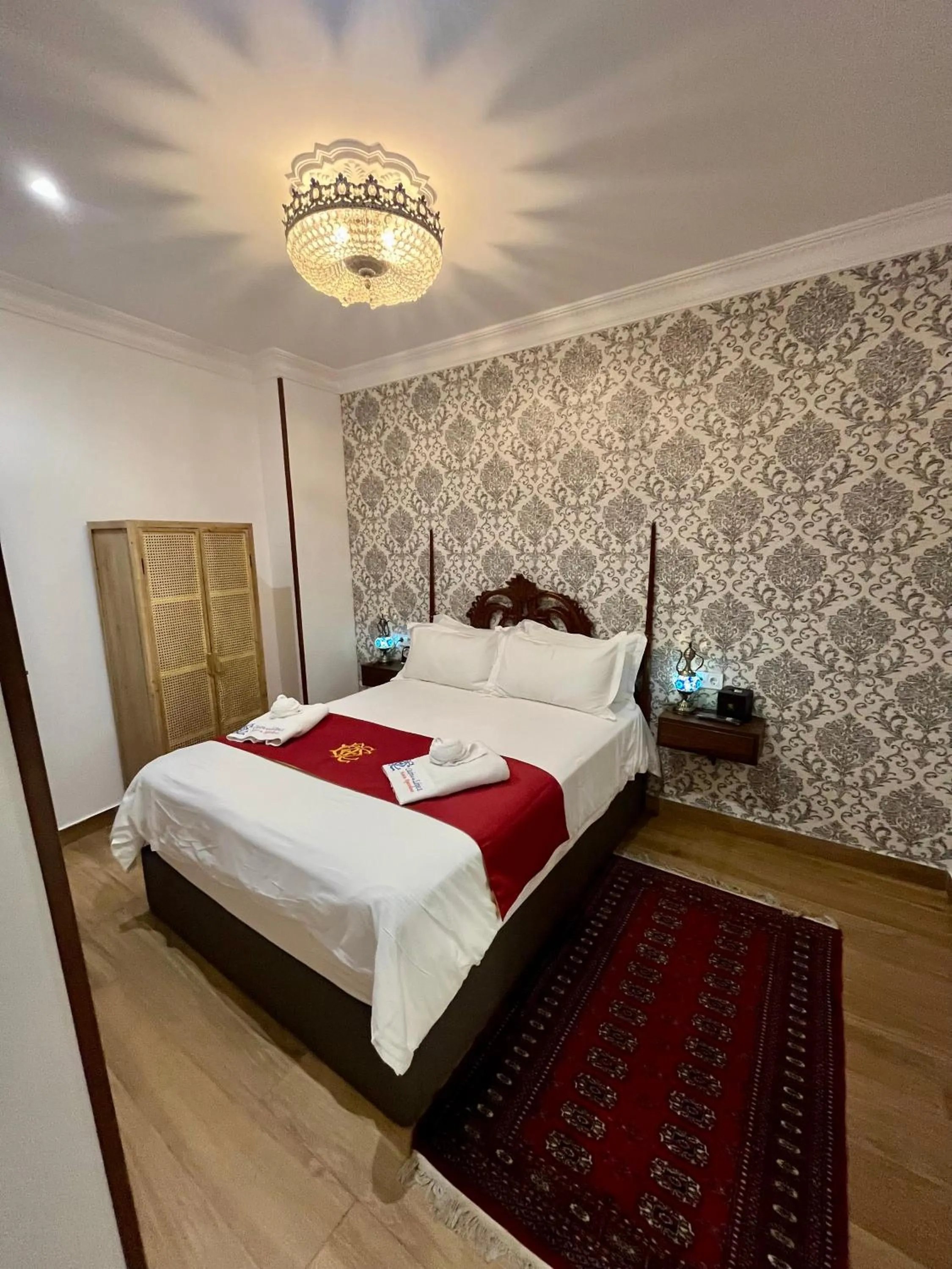 Bedroom, Bed in Casón De Los López Apartments