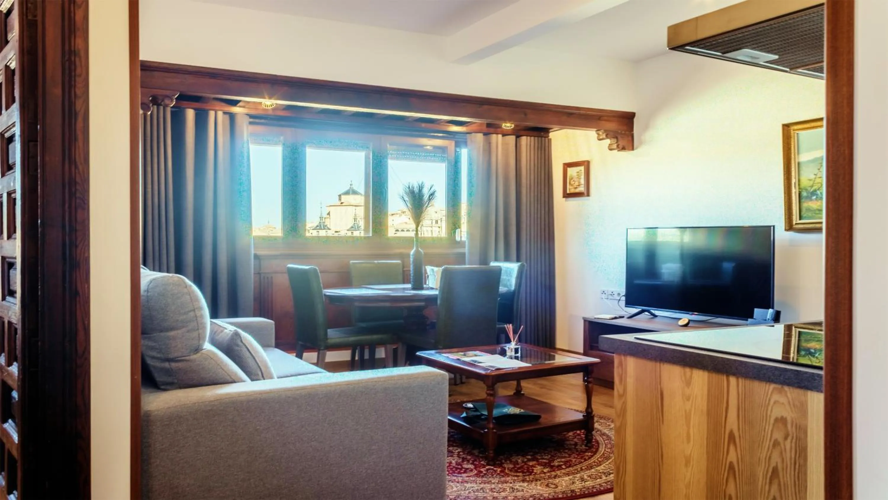 TV and multimedia in Casón De Los López Apartments