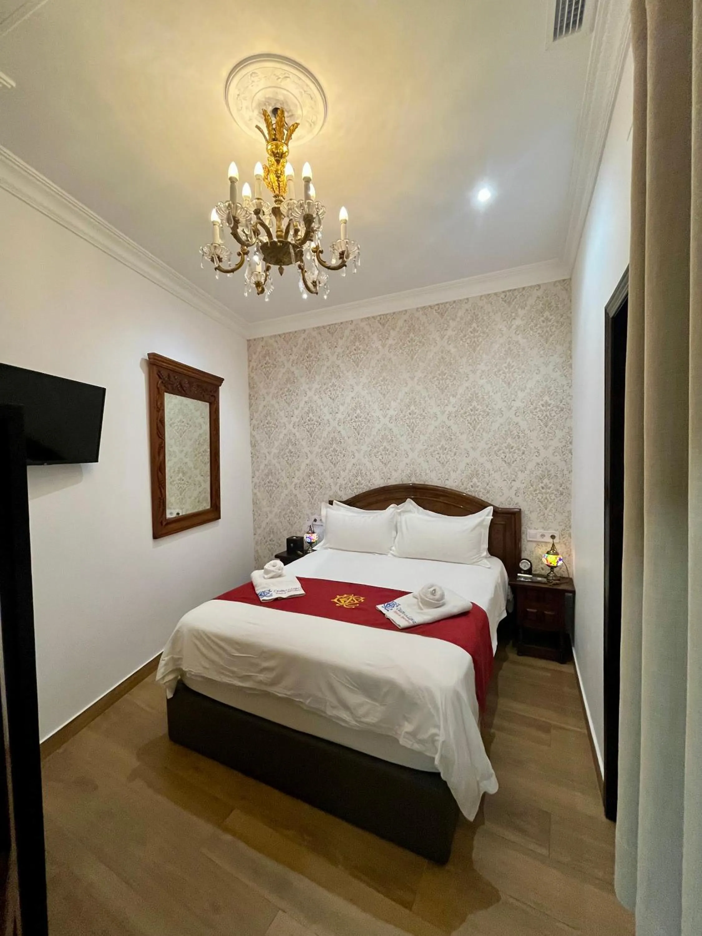 Bedroom, Bed in Casón De Los López Apartments