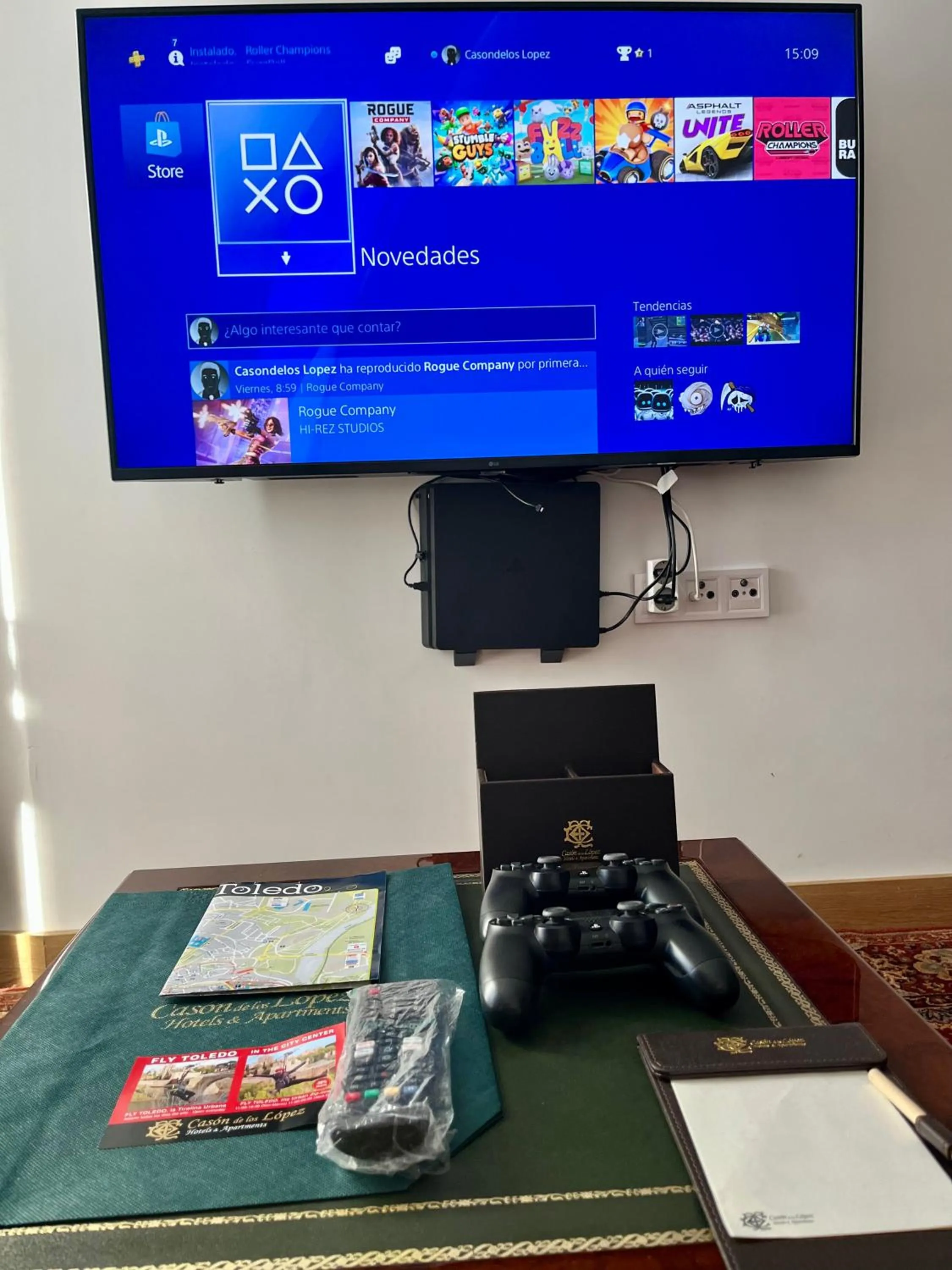 Living room in Casón De Los López Apartments
