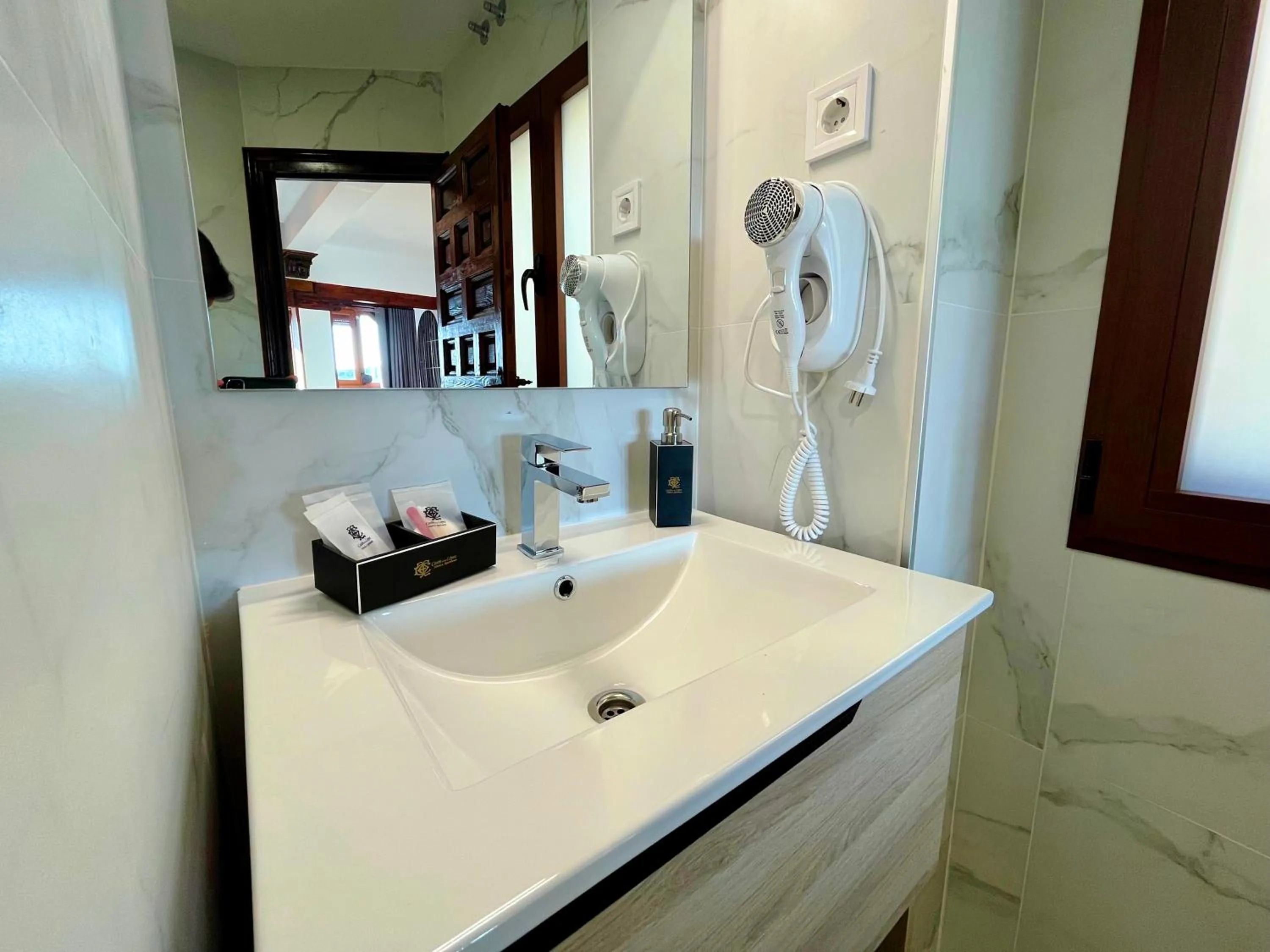 Bathroom in Casón De Los López Apartments