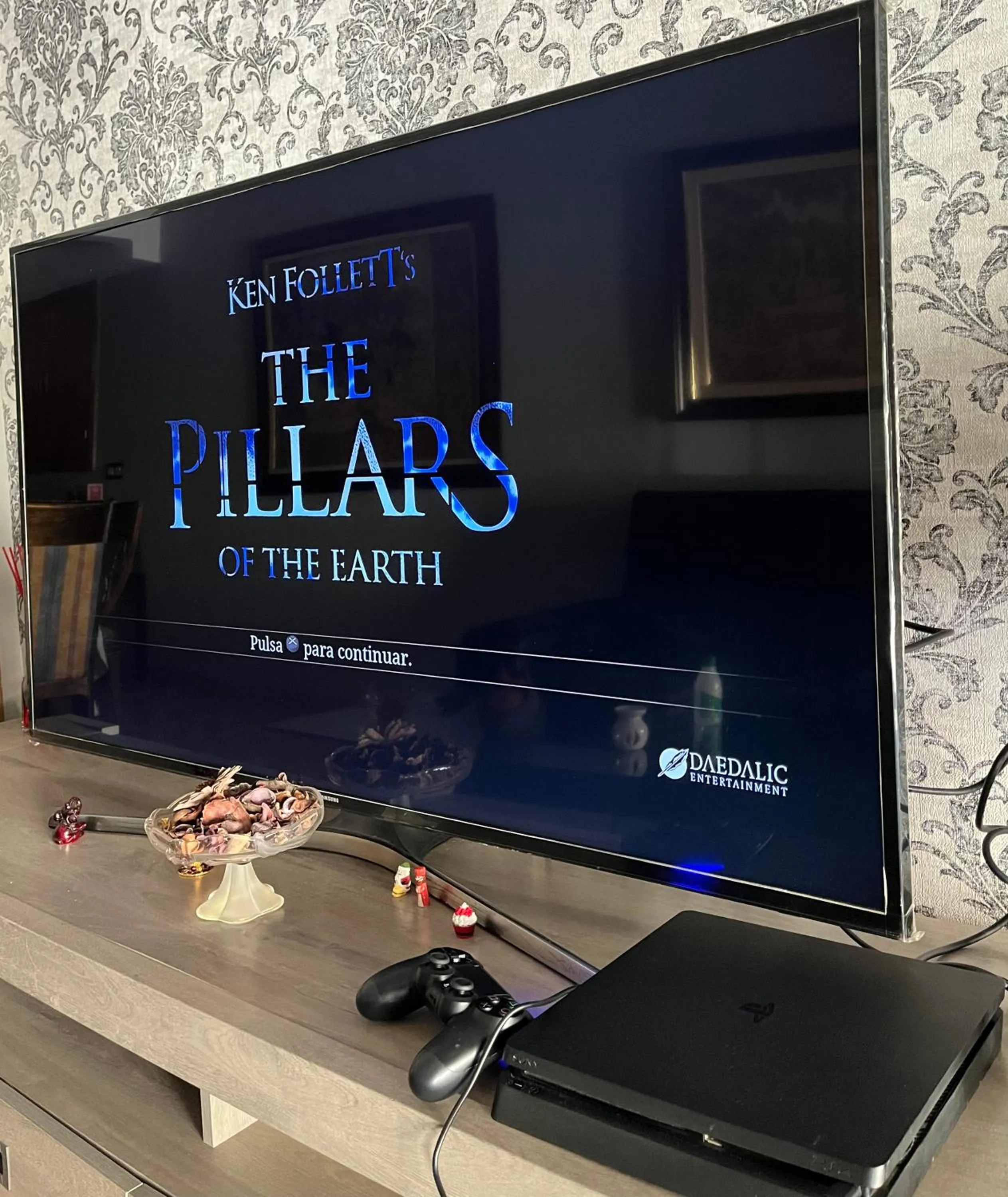 TV and multimedia in Casón De Los López Apartments