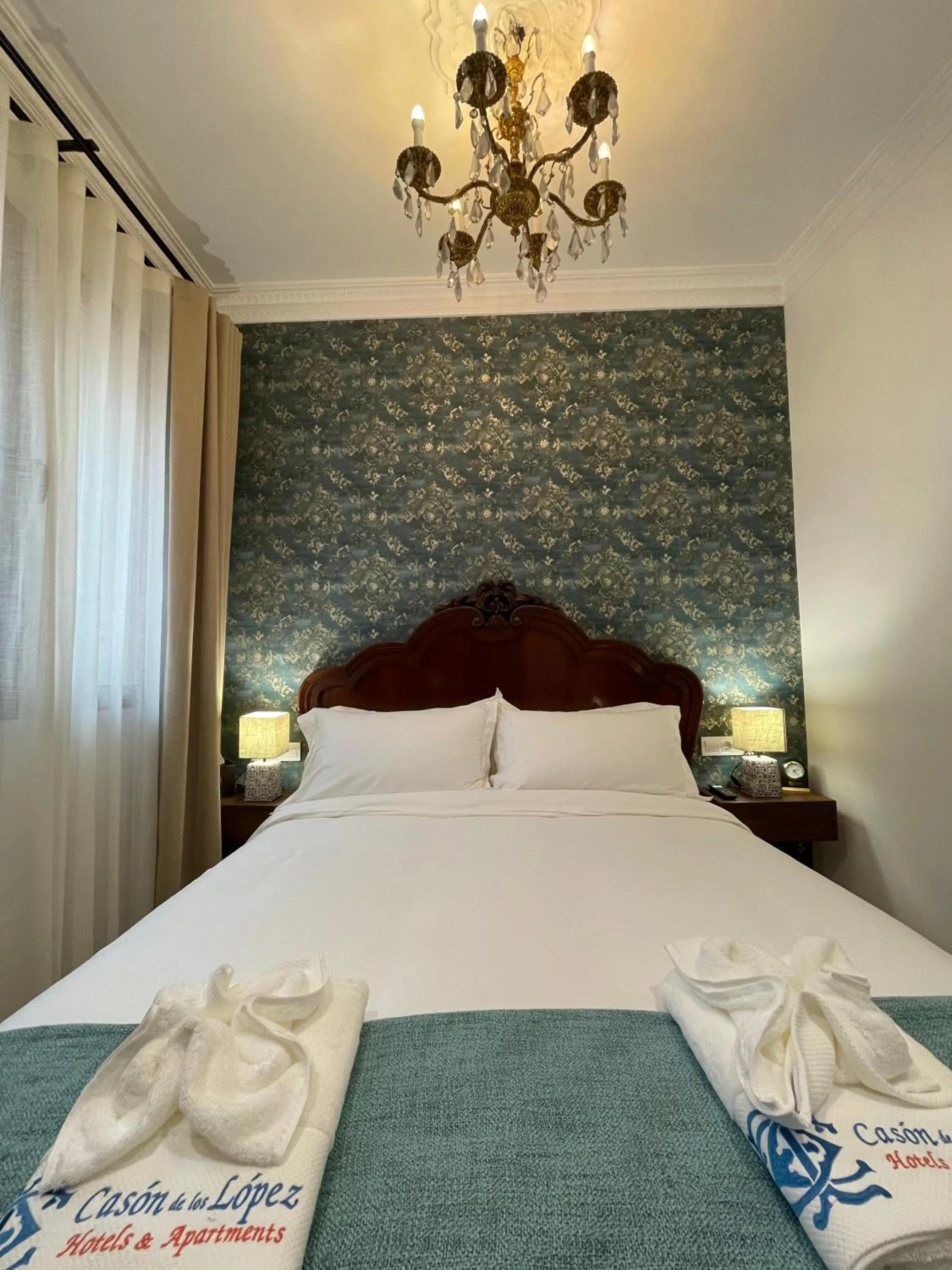 Bed in Casón De Los López Apartments