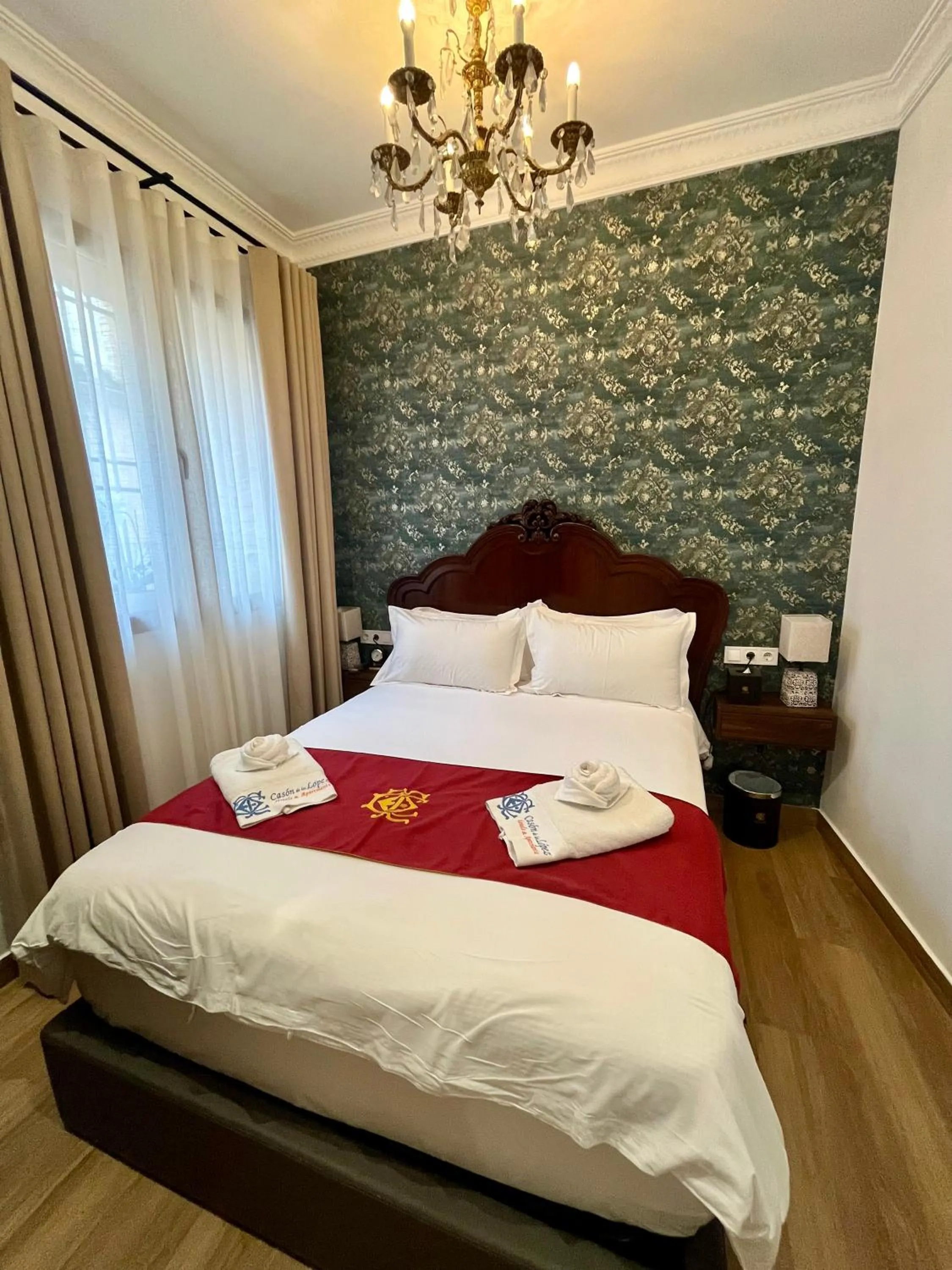 Bedroom, Bed in Casón De Los López Apartments