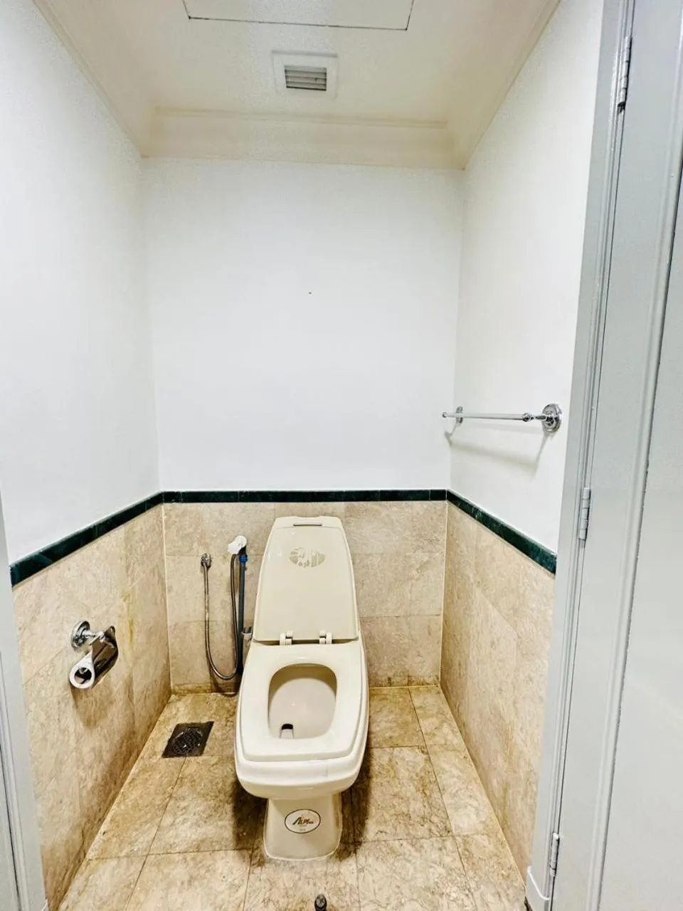 KL COZY GOLD SUITE At TIMES SQUARE