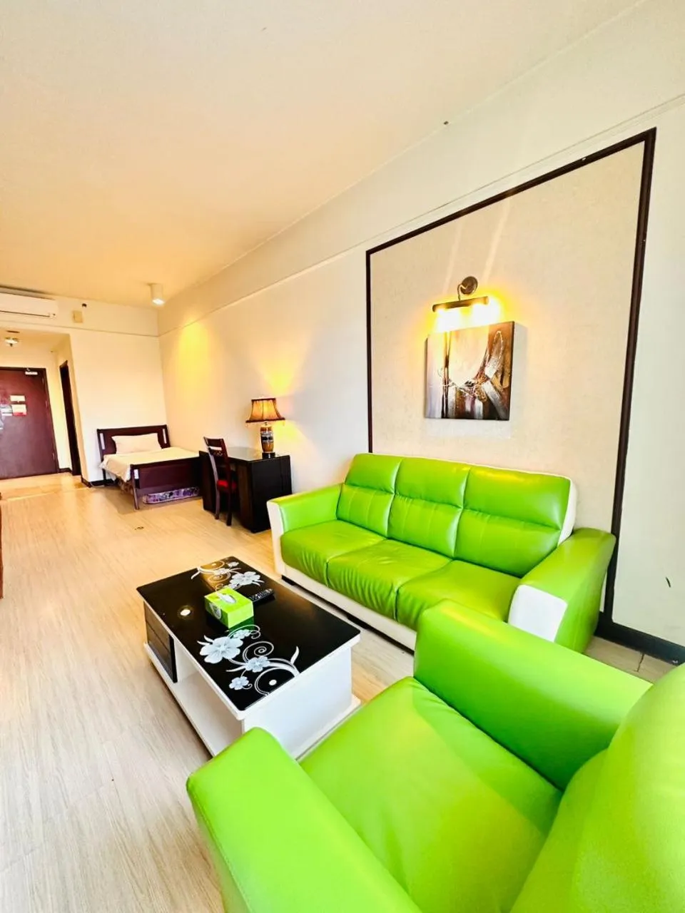 KL COZY GOLD SUITE At TIMES SQUARE