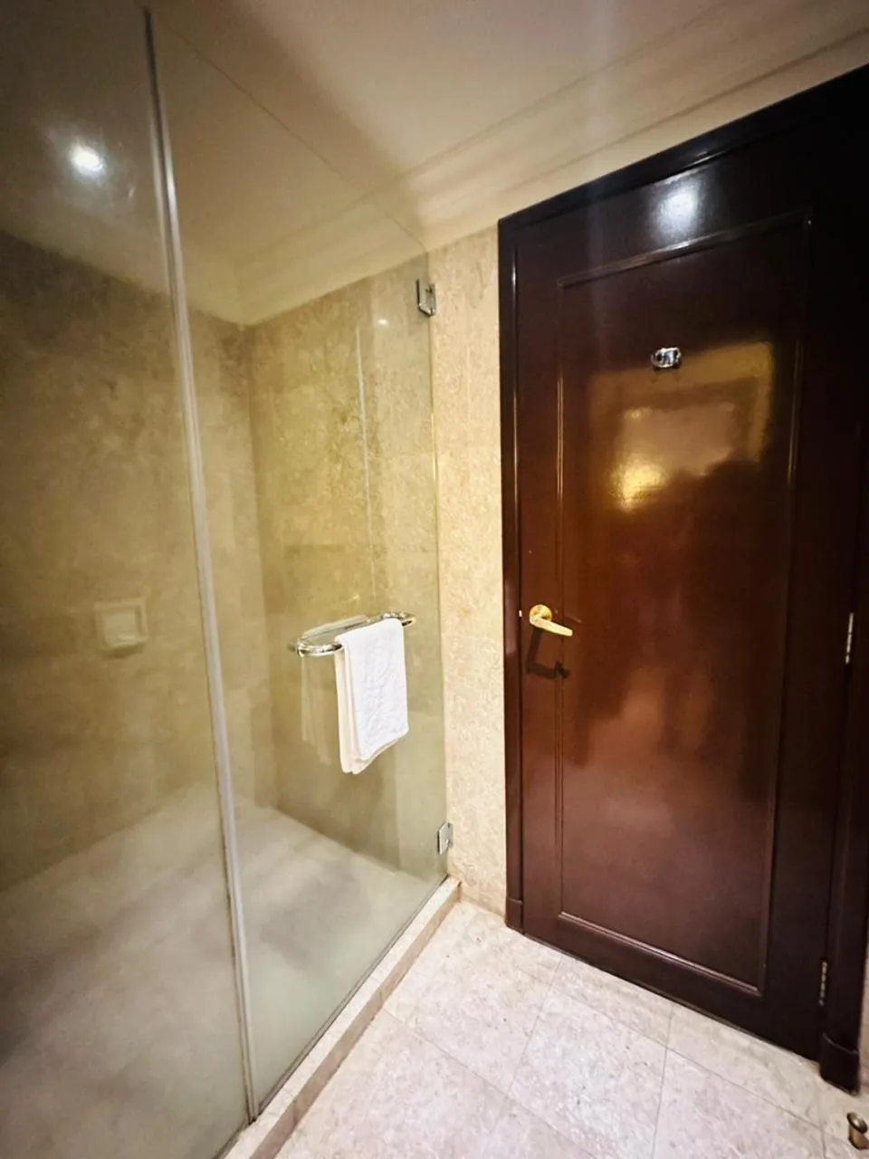 KL COZY GOLD SUITE At TIMES SQUARE