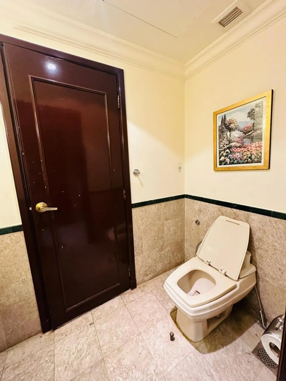 KL COZY GOLD SUITE At TIMES SQUARE