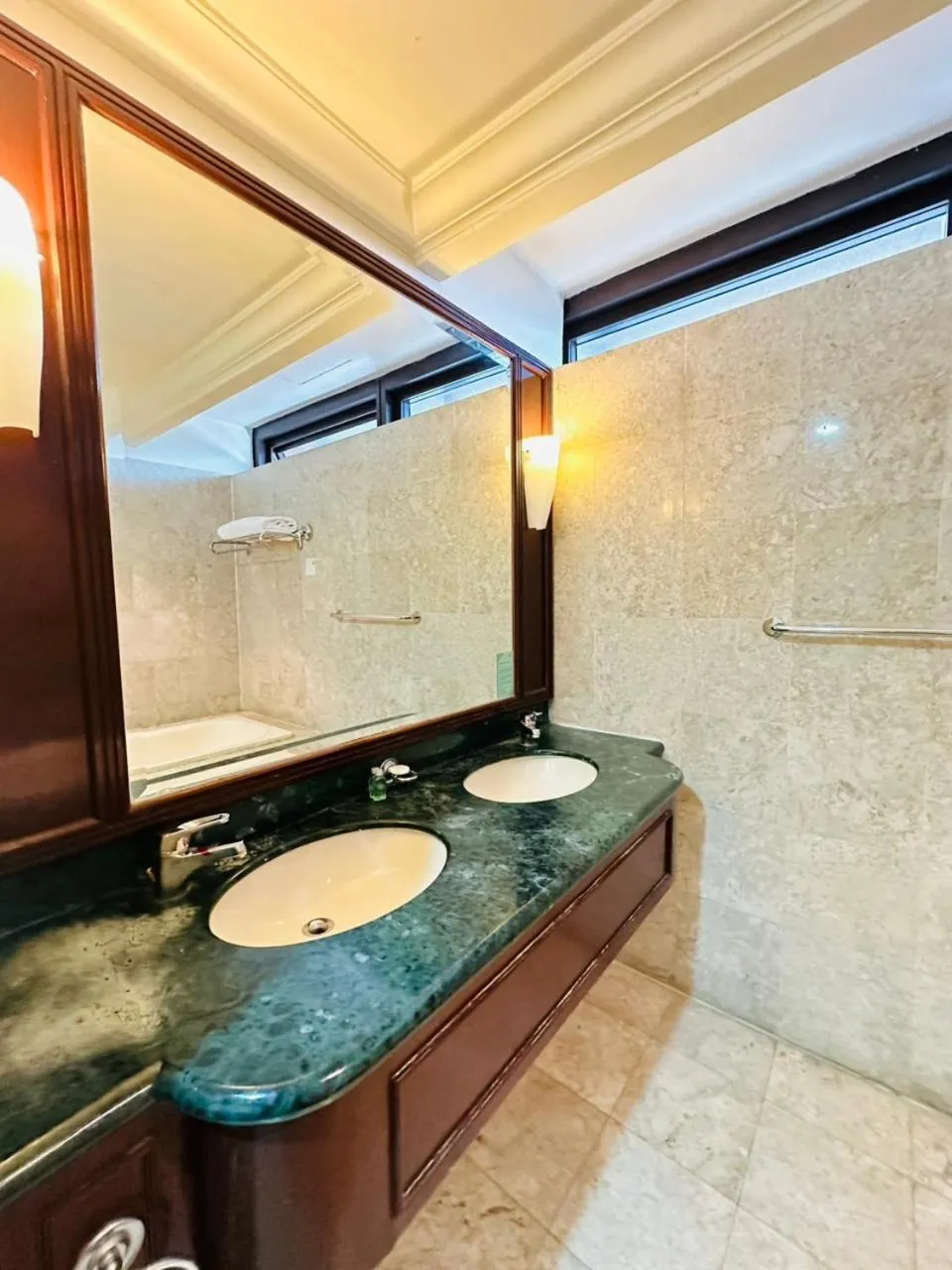 KL COZY GOLD SUITE At TIMES SQUARE