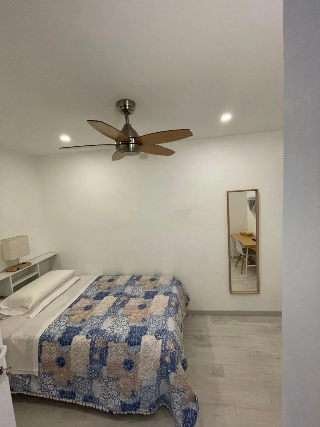 Bedroom, Bed in Zimmer Camere