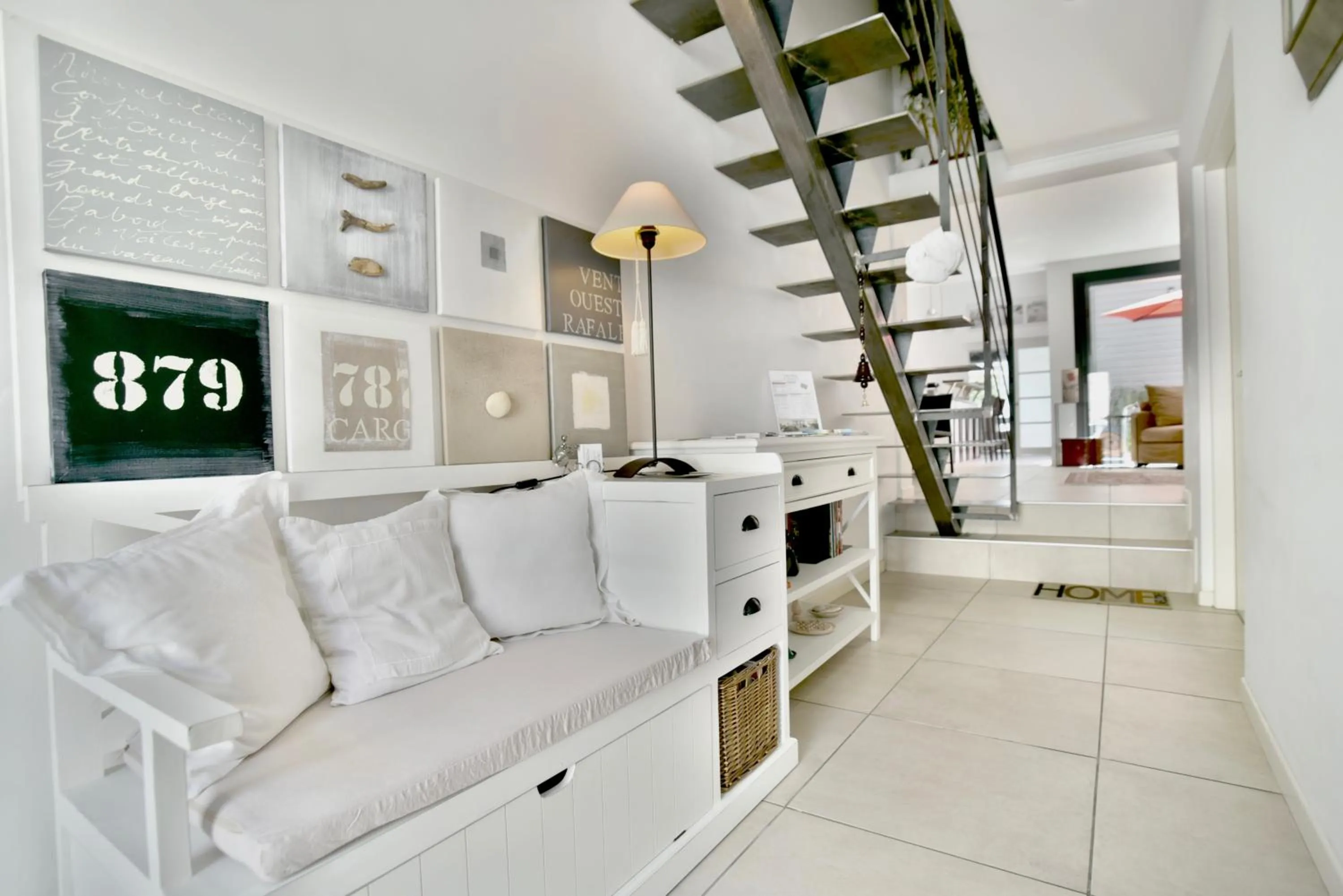 Lobby or reception in Chambres à Bord'O