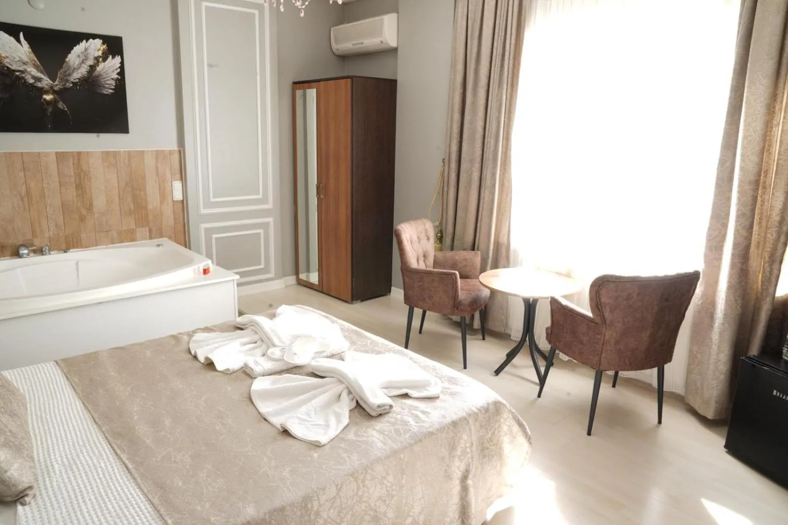 Hot Tub, Bed in BUTTERFLY BOUTIQUE HOTEL AĞVA