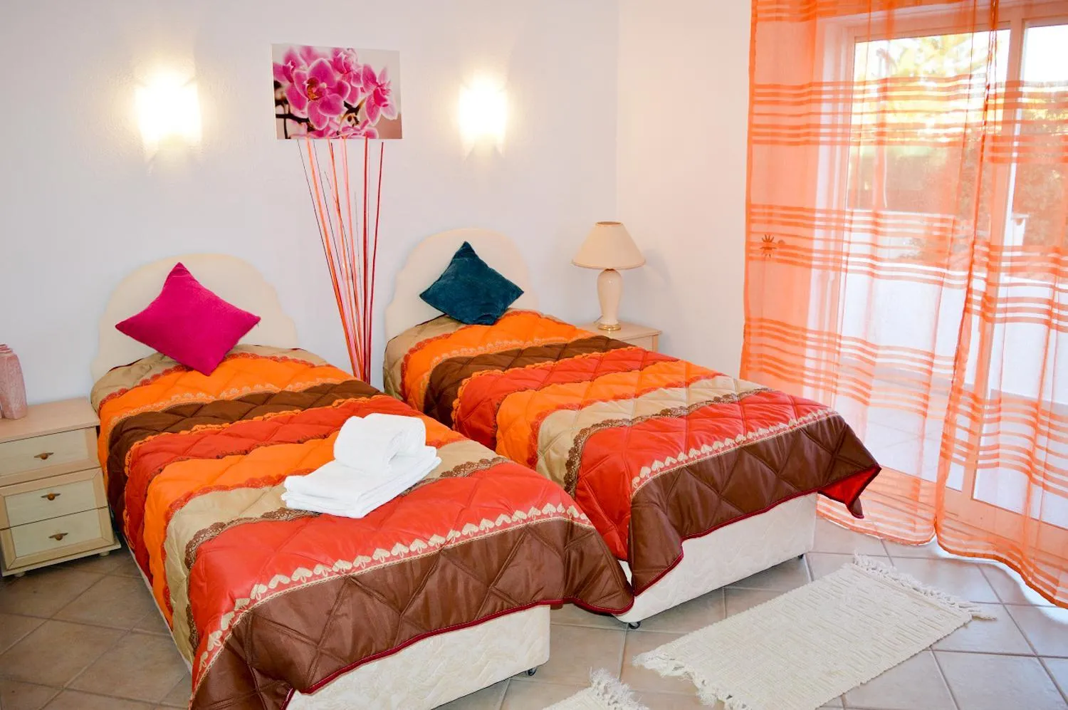 Bedroom, Bed in Algarpraia