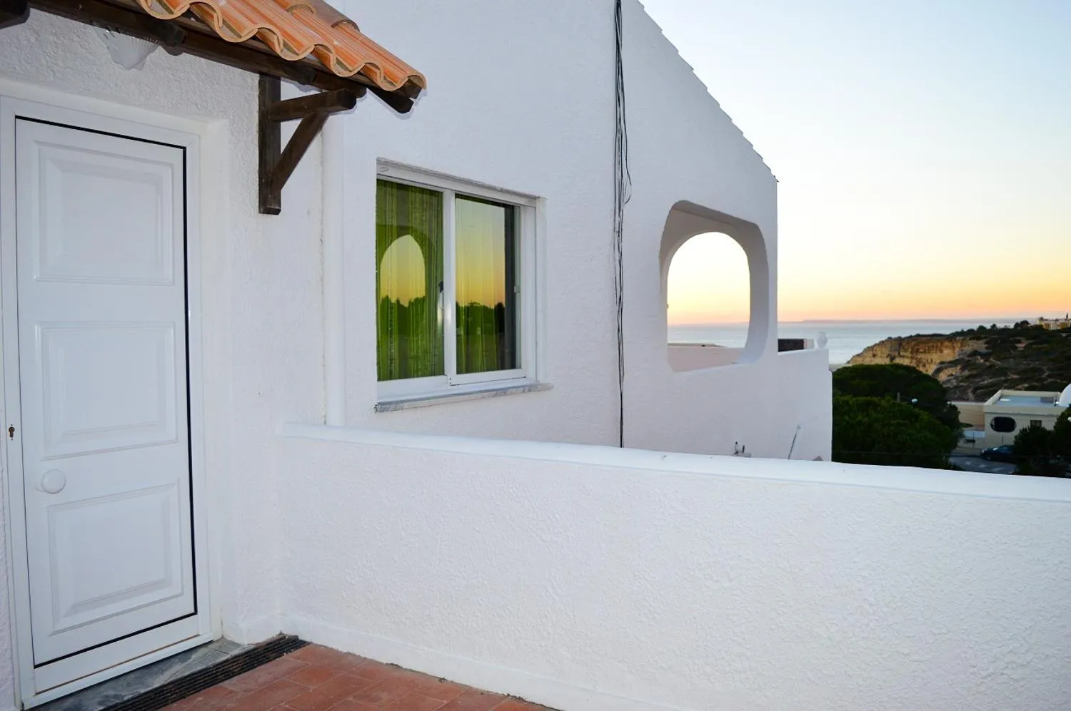 Facade/entrance in Algarpraia