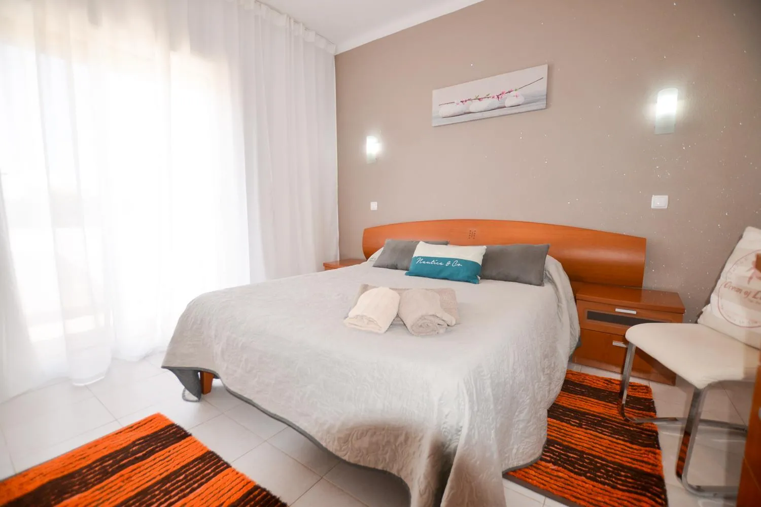 Bedroom, Bed in Algarpraia