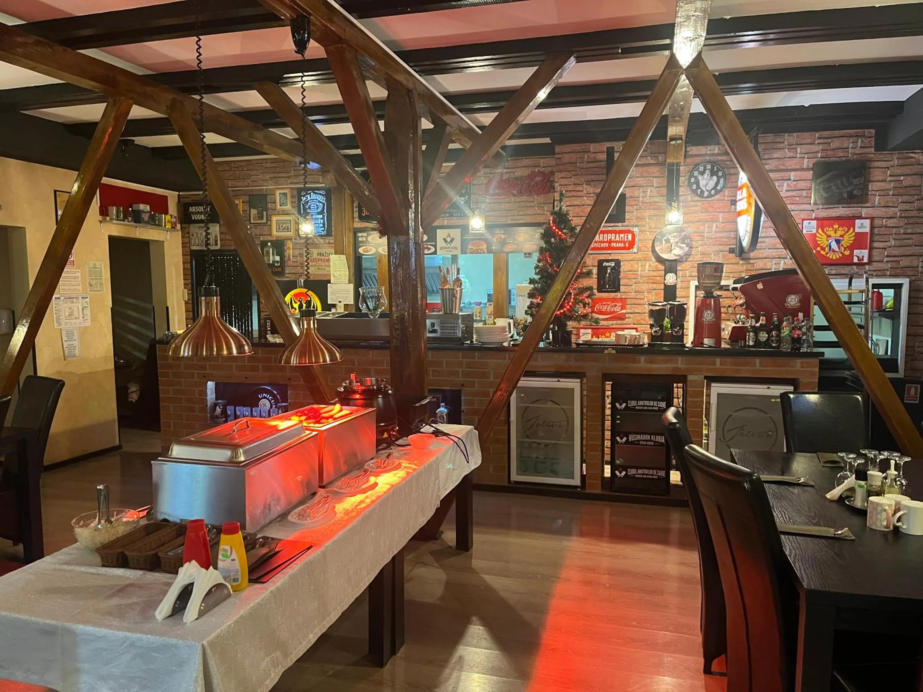 Restaurant/places to eat in Prince Hotel