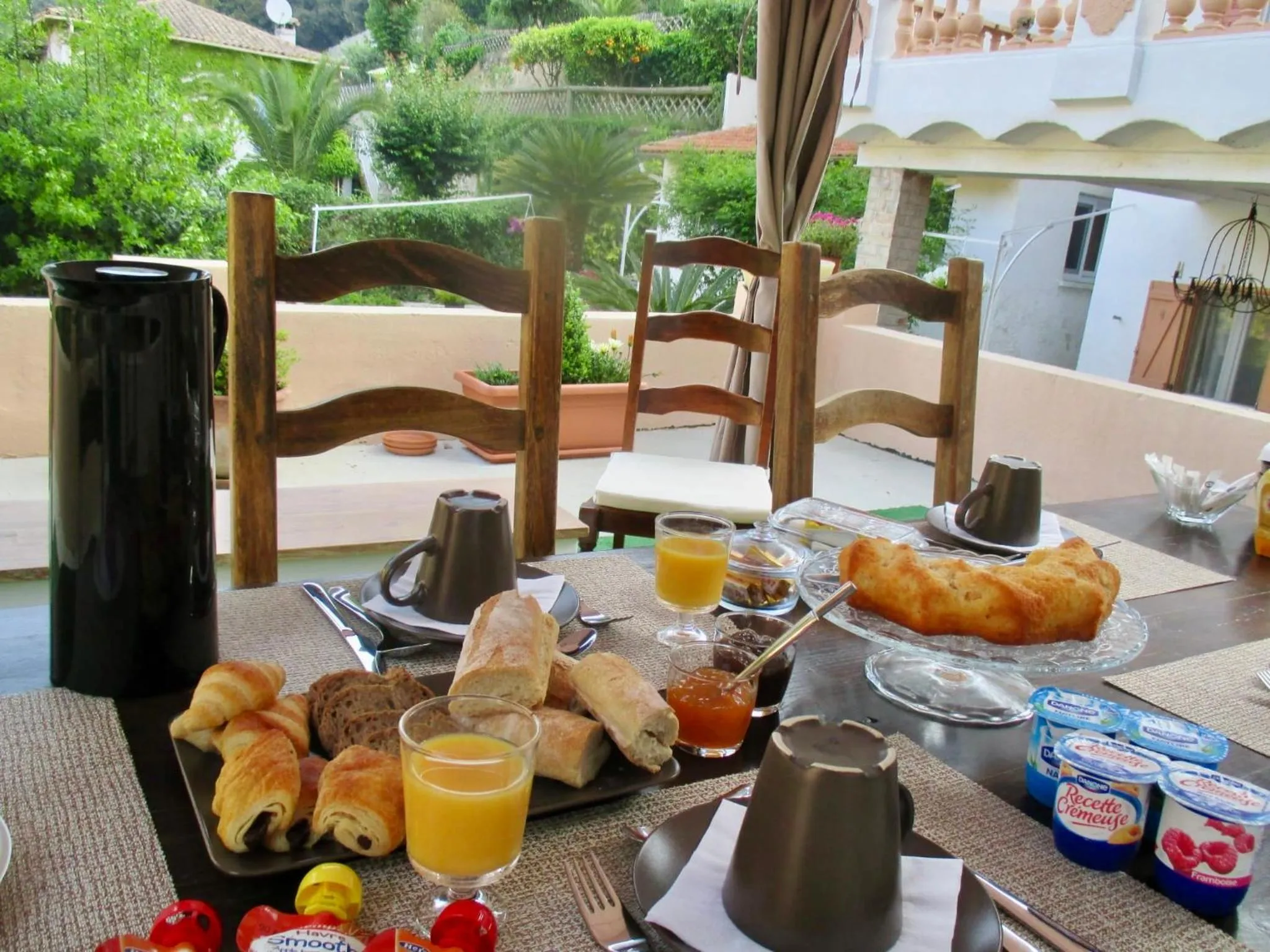 Breakfast in Villa Bellabé
