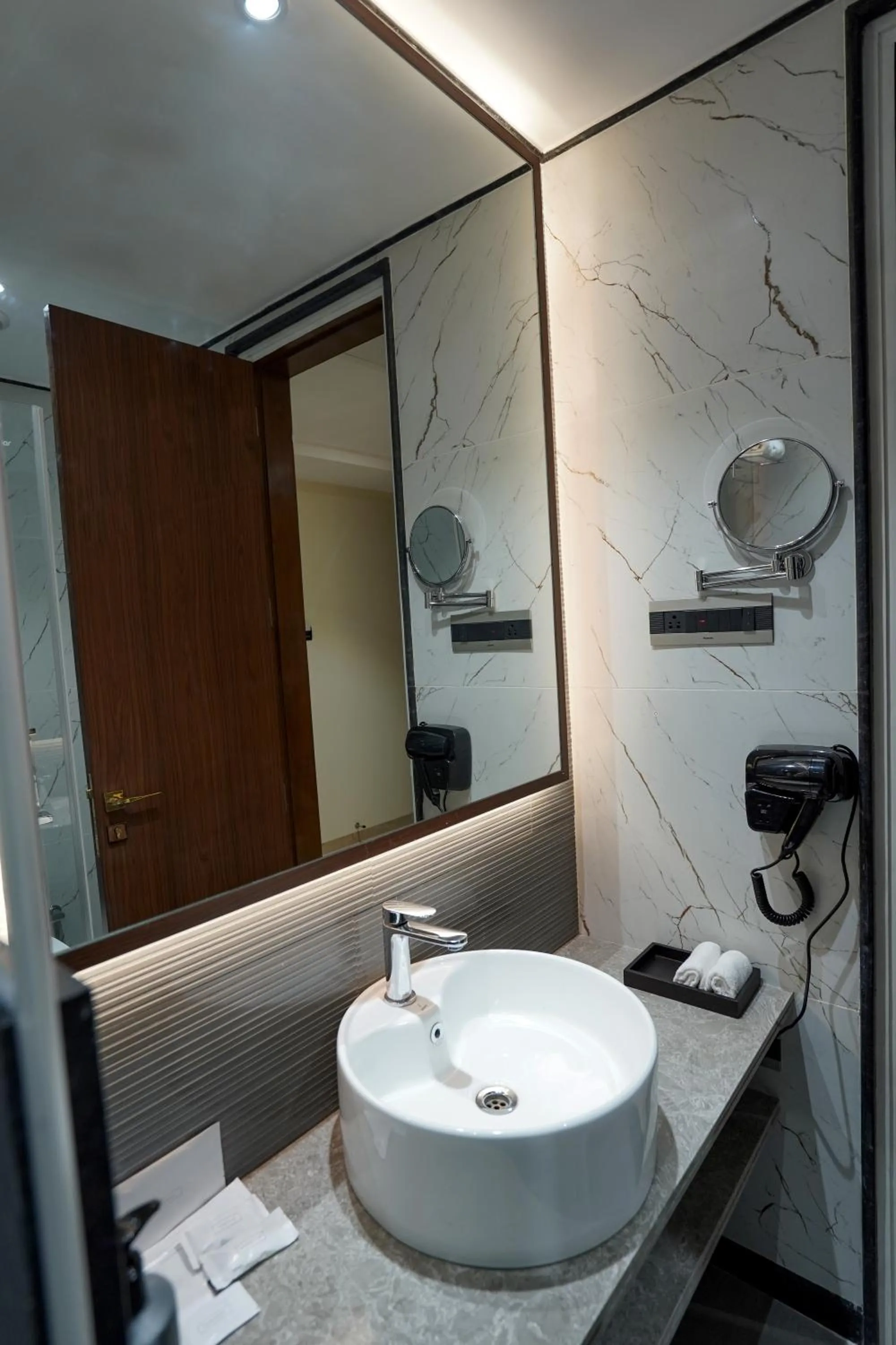 M2 Square by Monday Premium