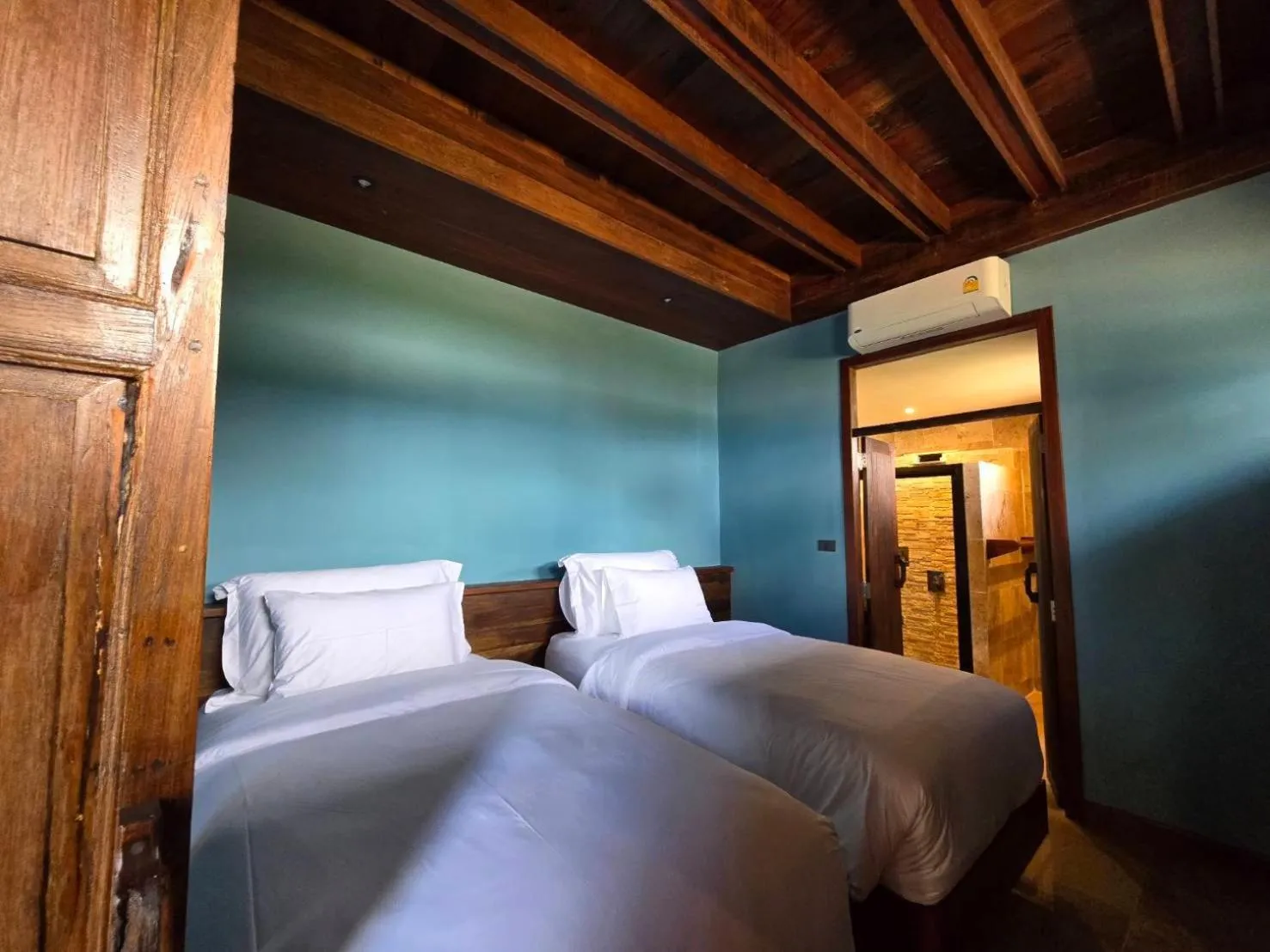 Bed in Earth Elements Eco Resort