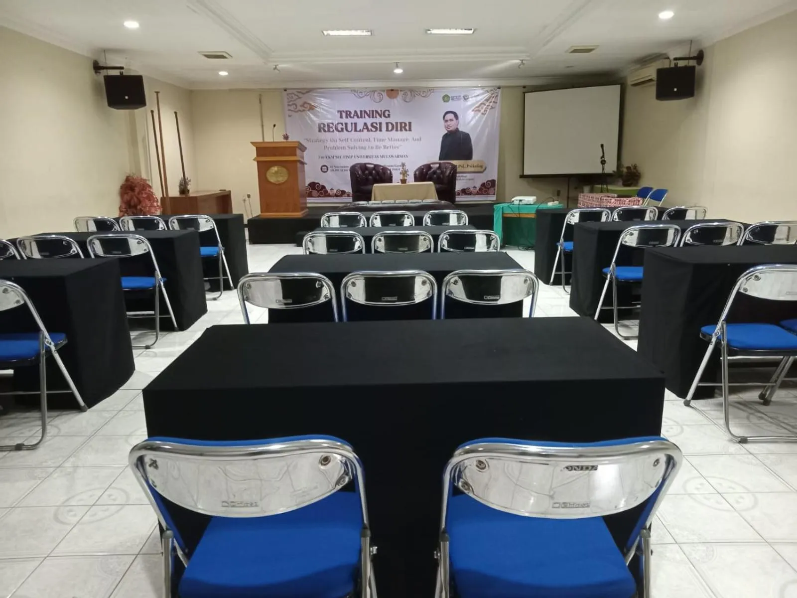 Meeting/conference room in Violand Garden Hotel Samarinda