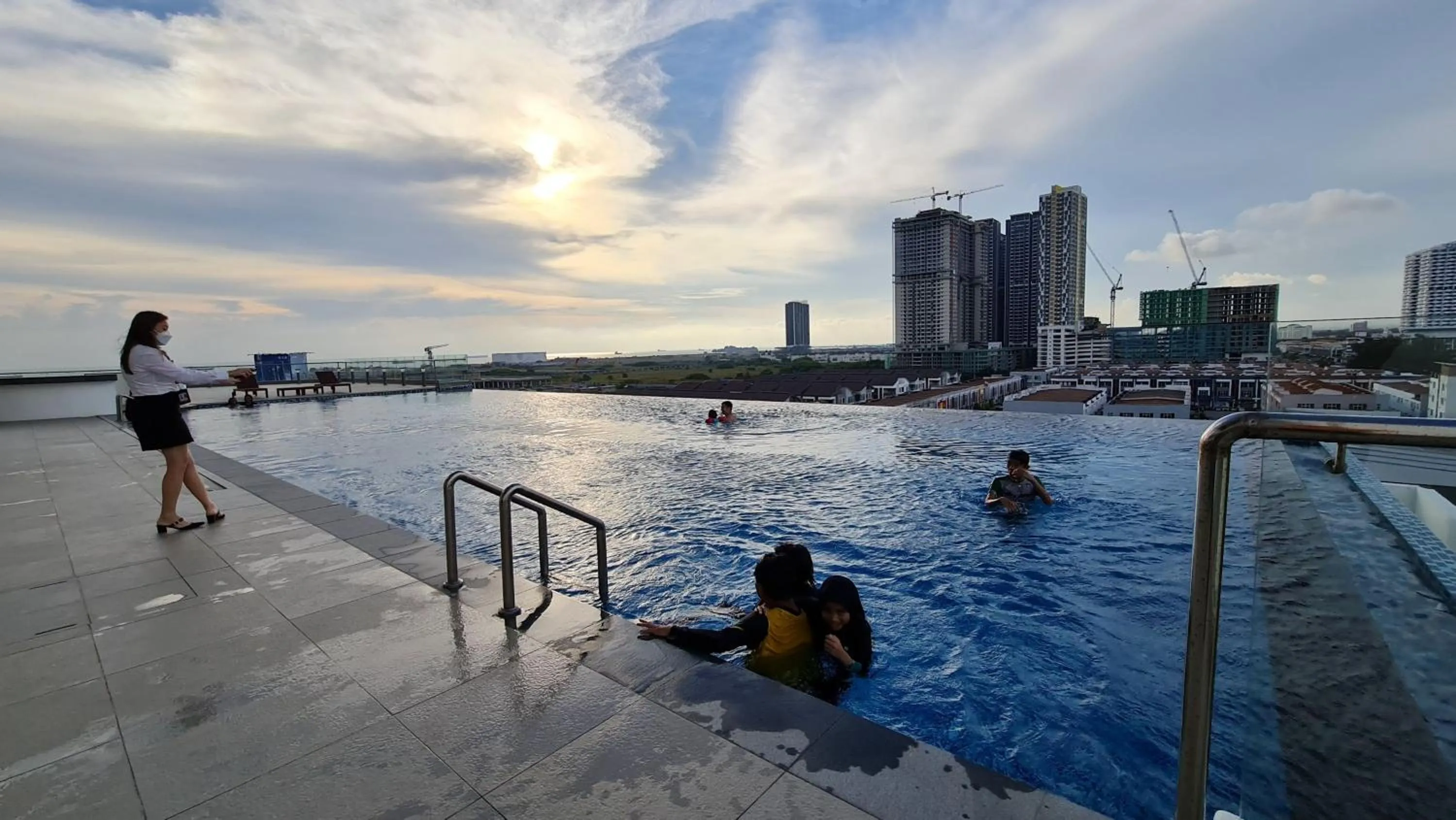 Swimming pool in The Penthouse and Suite SGR Melaka