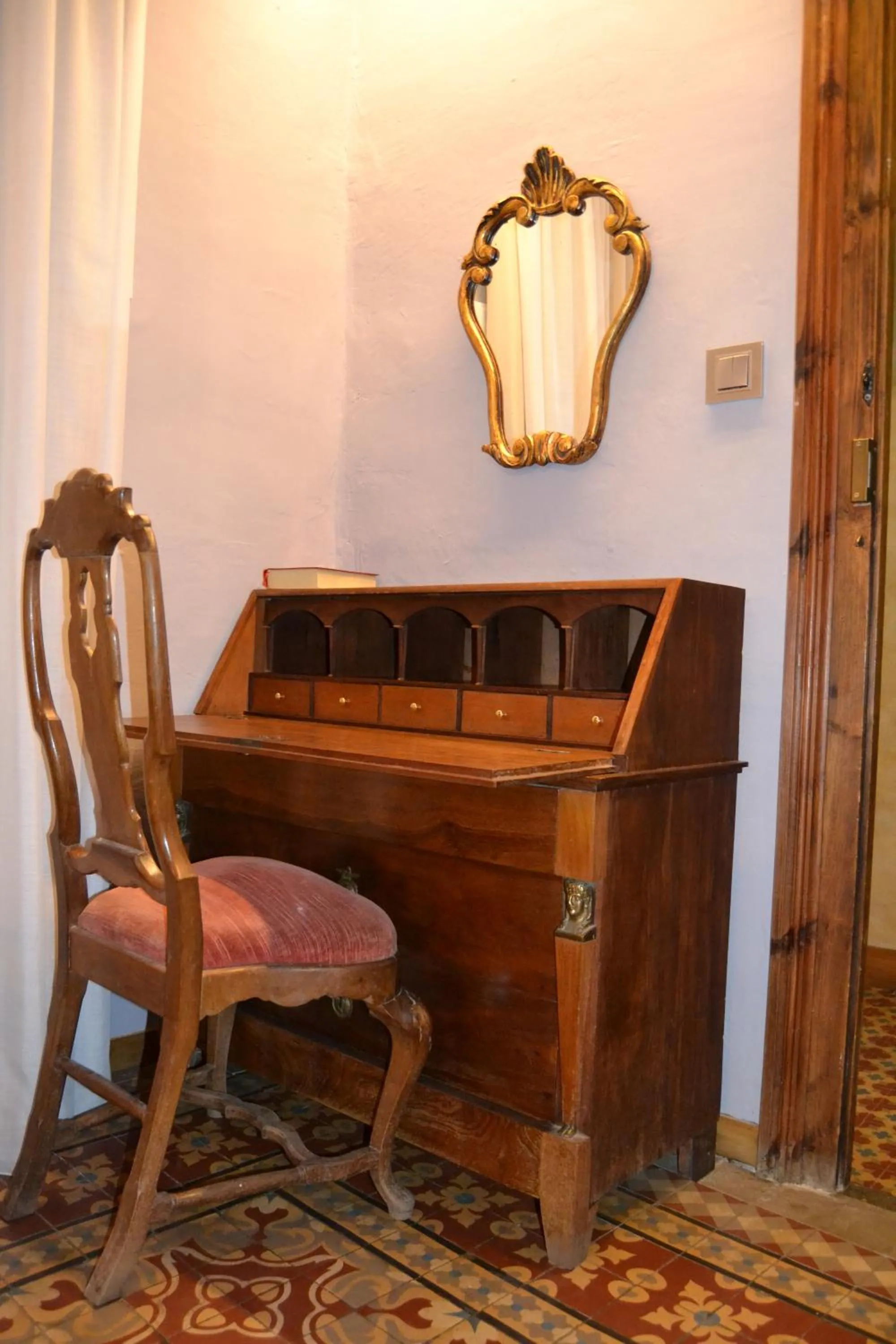 Seating area in Lo Palauet de la Muralla