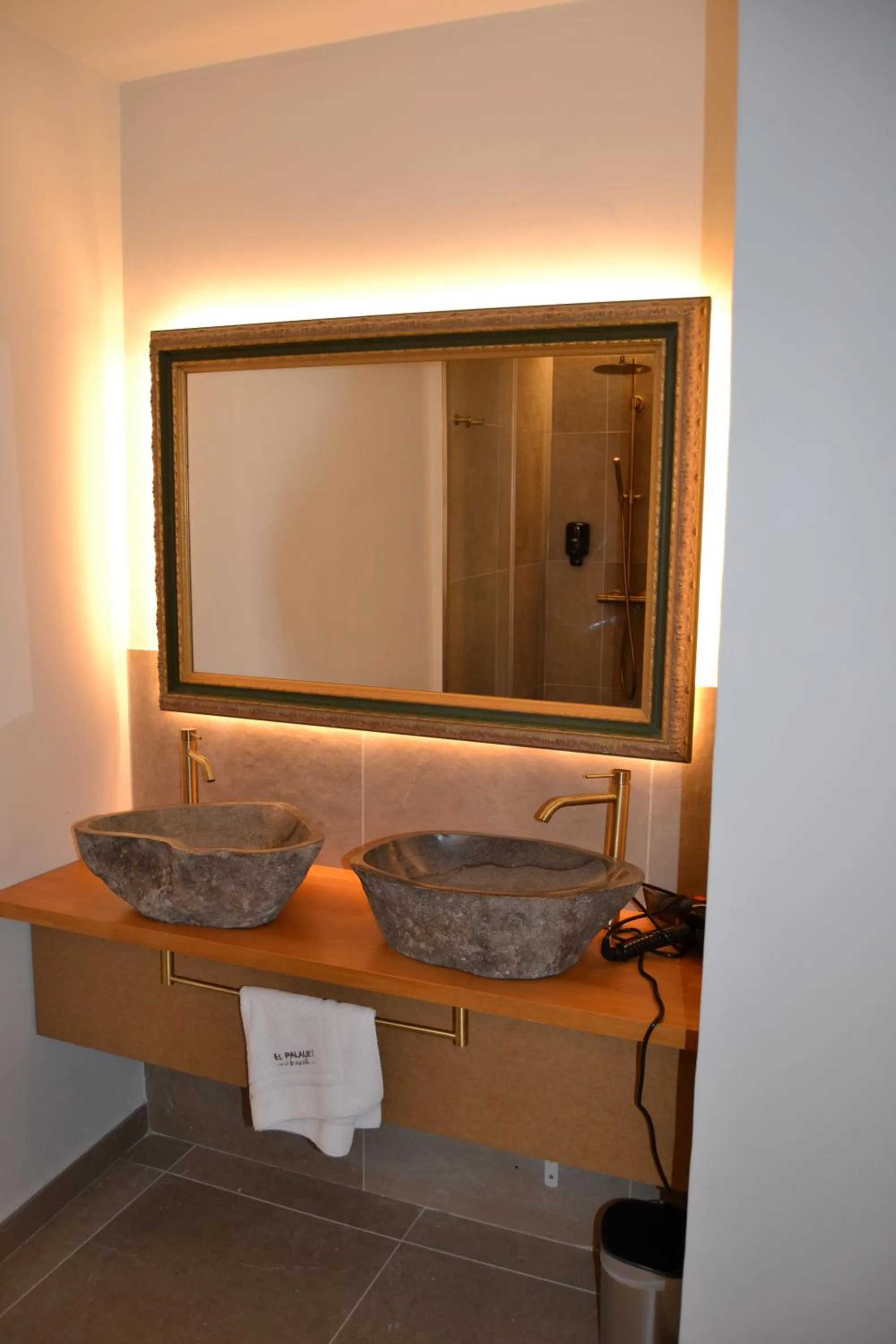 Bathroom in Lo Palauet de la Muralla