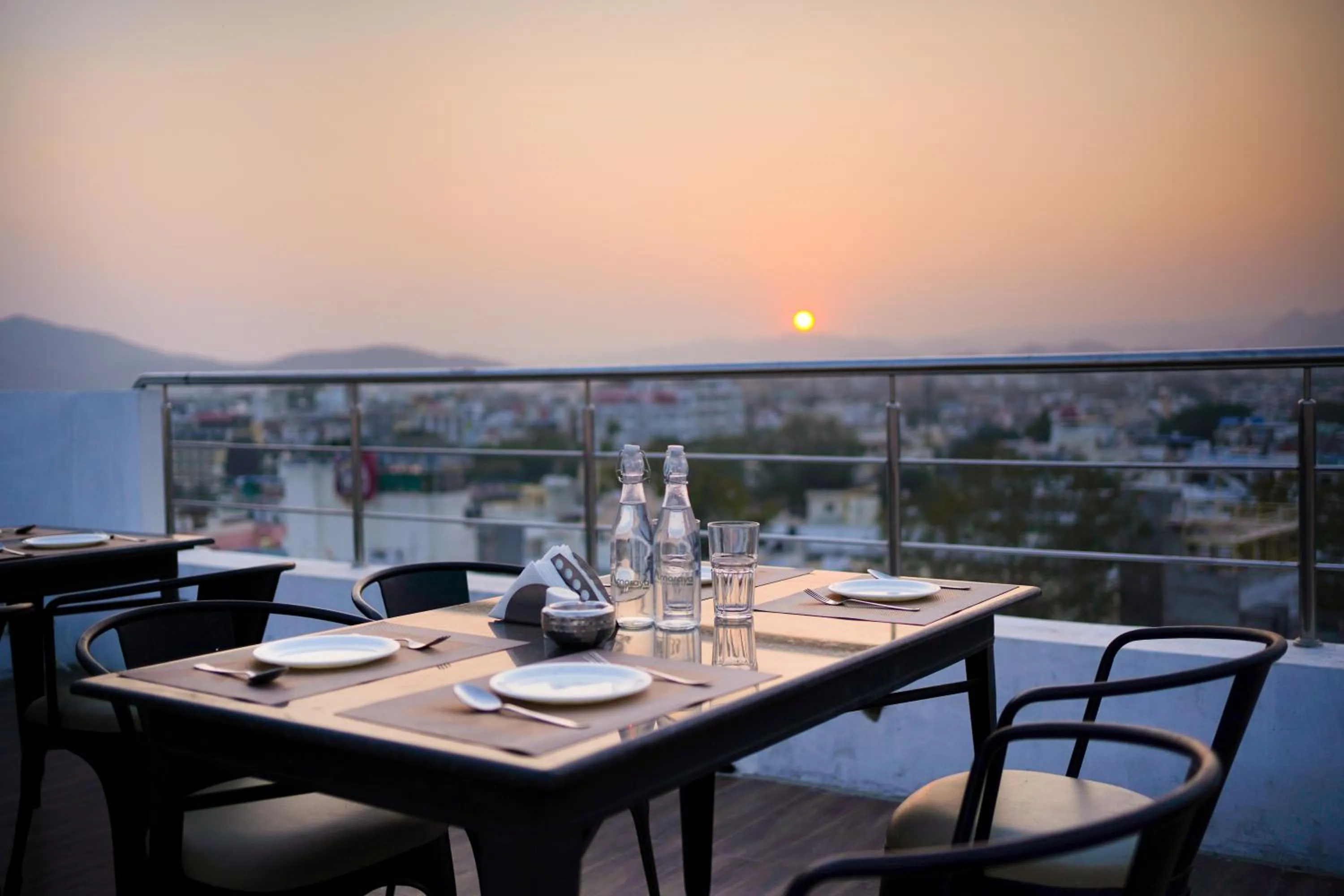 Restaurant/places to eat in Amoraya Udaipur